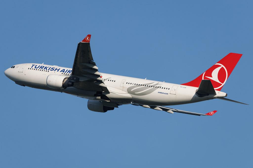 Hamburg Airport: Turkish Airlines (TK / THY) | Airbus A330-223 A332 | TC-LOH | MSN 1213