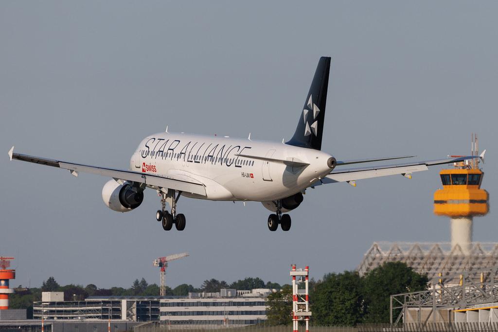Hamburg Airport: Swiss (LX / SWR) | Livery: Star Alliance Livery | Airbus A320-214 A320 | HB-IJM | MSN 0268