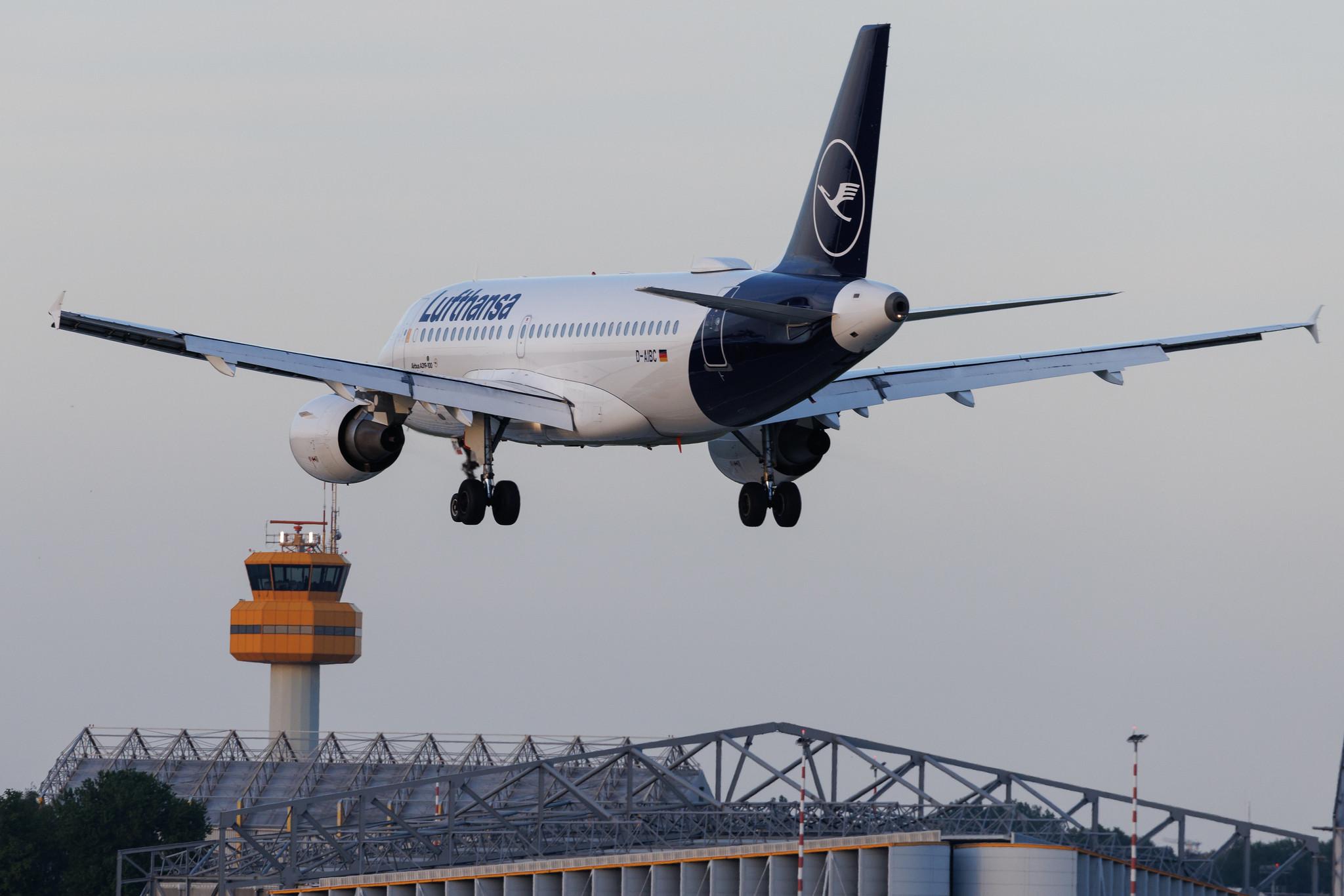 Hamburg Airport: Lufthansa (LH / DLH) | Airbus A319-112 A319 | D-AIBC | MSN 4332