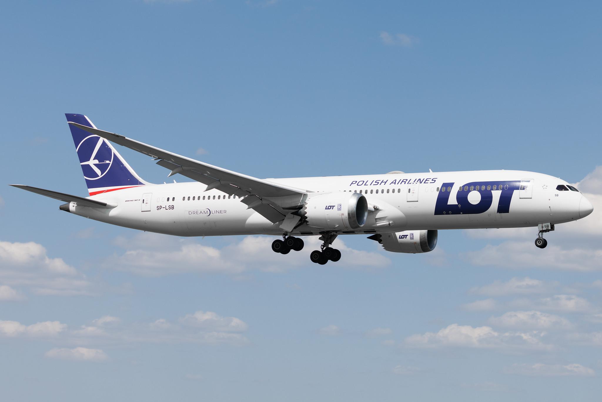 Warsaw Chopin Airport: LOT (LO / LOT) | Boeing 787-9 Dreamliner B789 | SP-LSB | MSN 38084