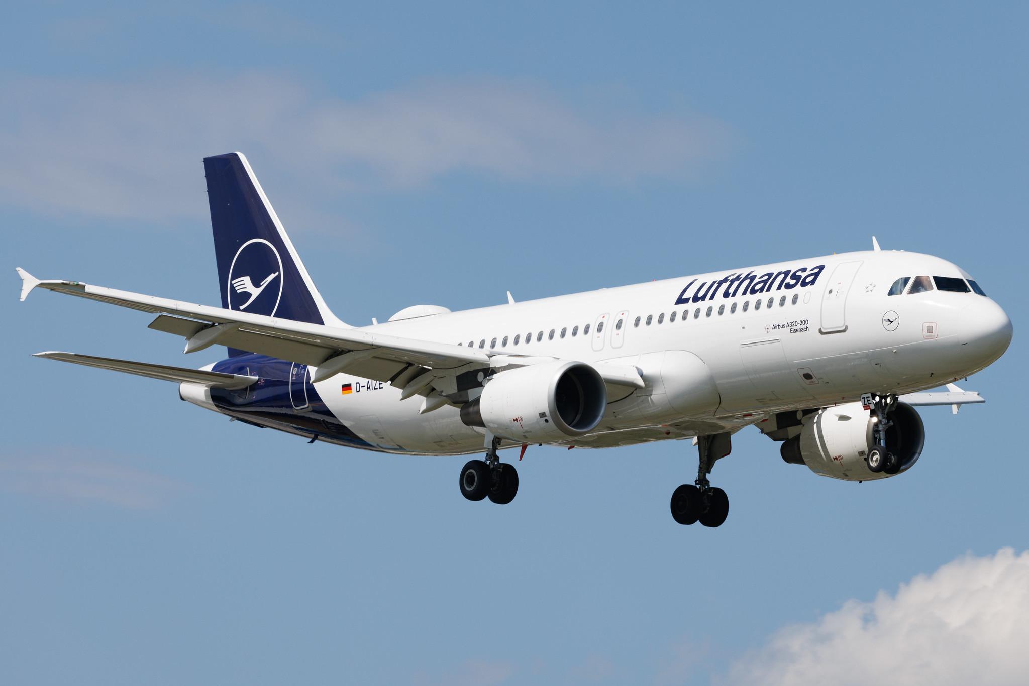 Warsaw Chopin Airport: Lufthansa (LH / DLH) | Airbus A320-214 A320 | D-AIZE | MSN 4261