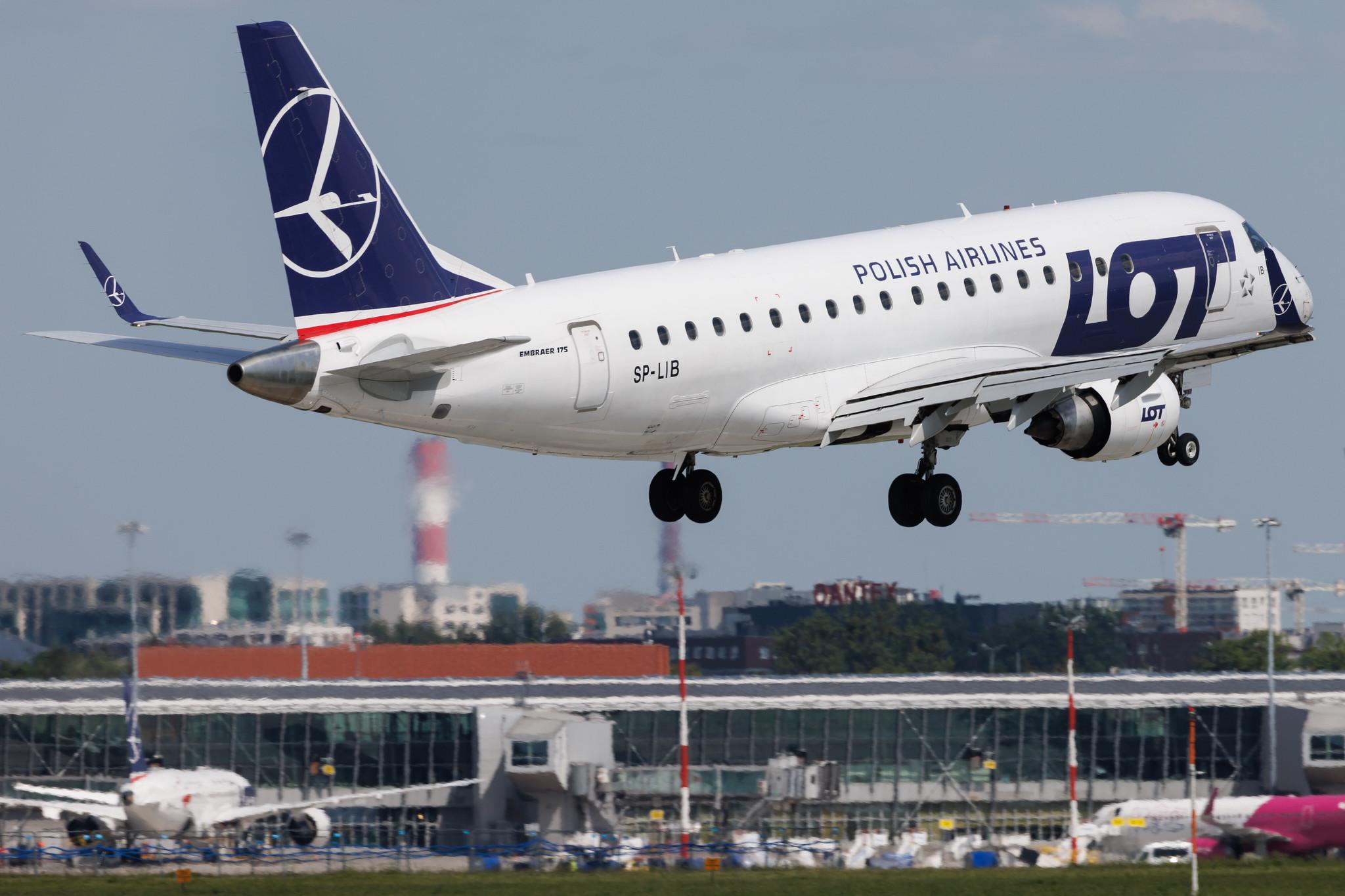 Warsaw Chopin Airport: LOT (LO / LOT) | Embraer E175STD E75S | SP-LIB | MSN 17000132