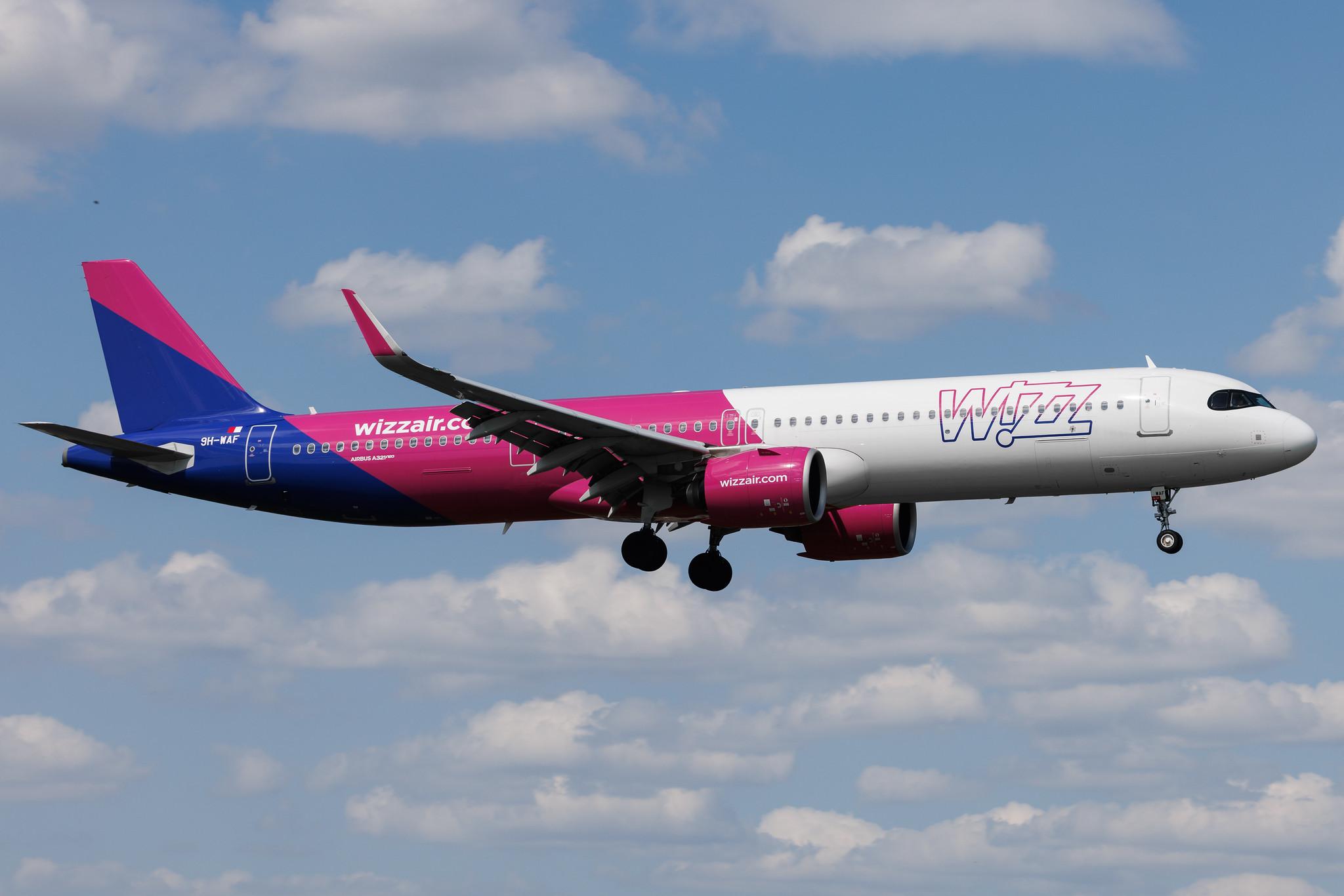 Warsaw Chopin Airport: Wizz Air (W6 / WZZ) | Operator: Wizz Air Malta | Airbus A321-271NX A21N | 9H-WAF | MSN 11060