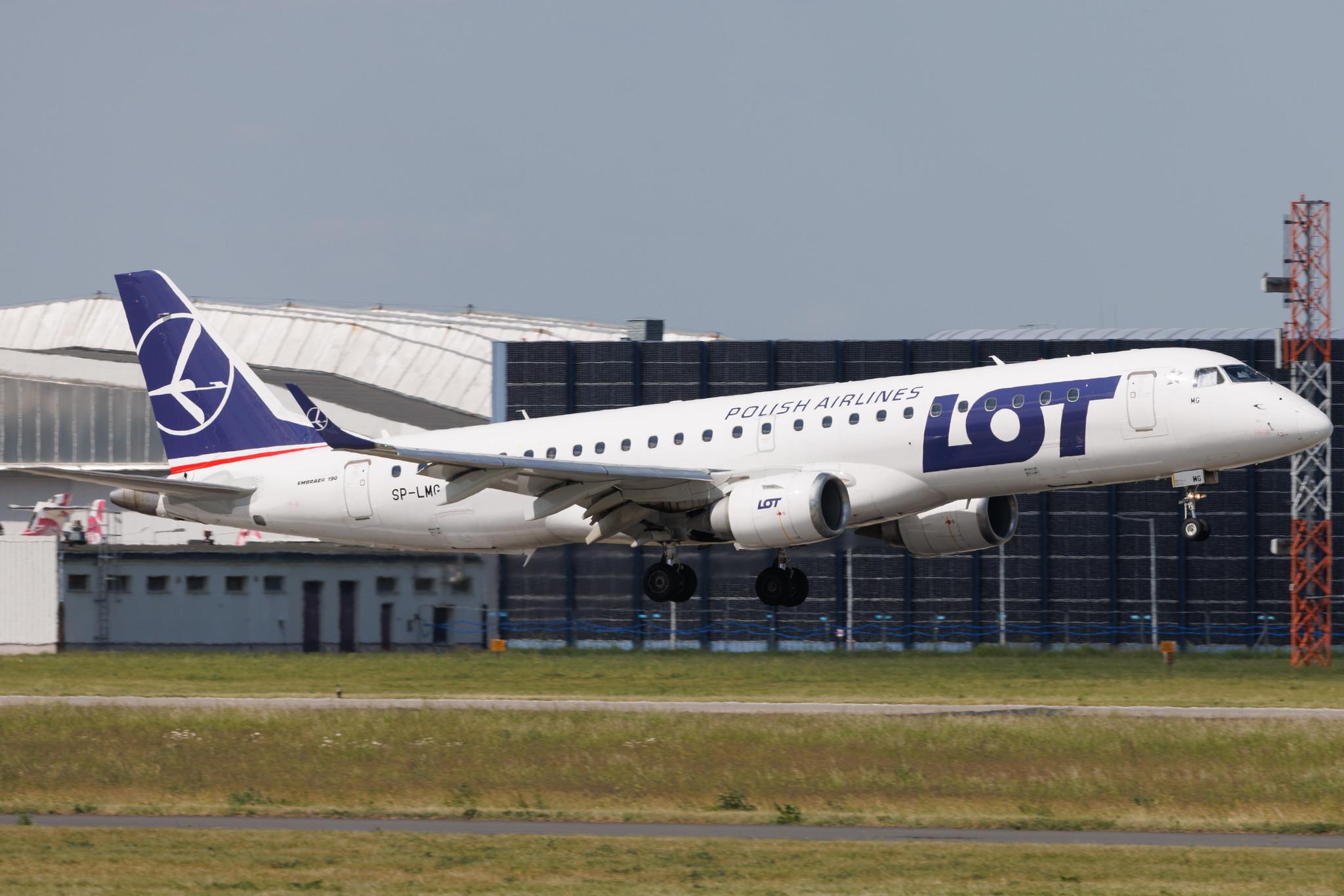 Warsaw Chopin Airport: LOT (LO / LOT) | Embraer E190STD E190 | SP-LMG | MSN 19000487