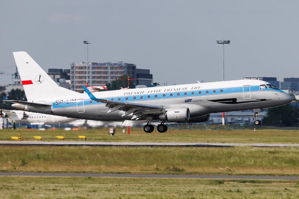 Warsaw Chopin Airport: LOT (LO / LOT) | Livery: Retro Livery | Embraer E175LR E75S | SP-LIM | MSN 17000311