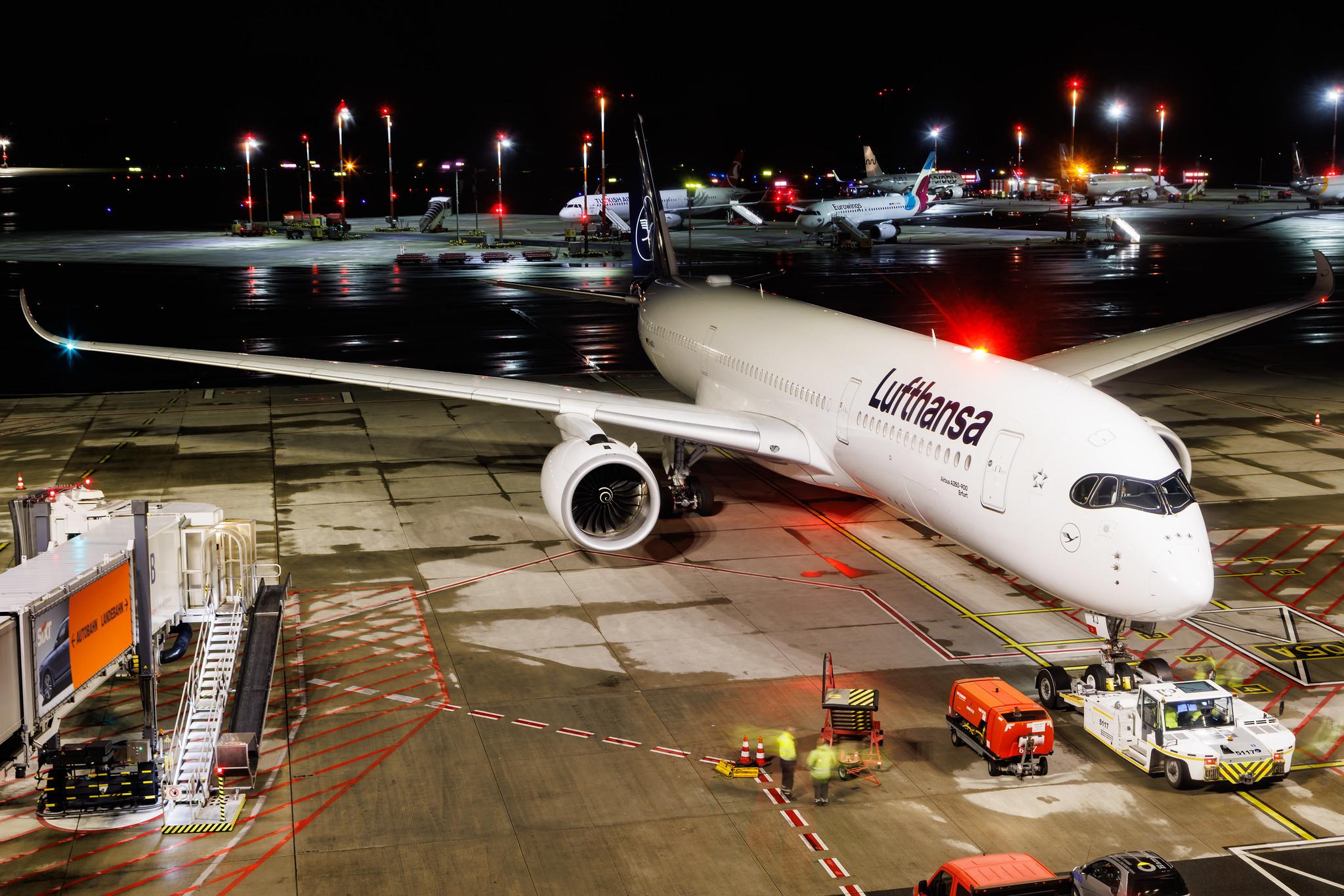 Hamburg Airport: Lufthansa (LH / DLH) | Airbus A350-941 A359 | D-AIXJ | MSN 209