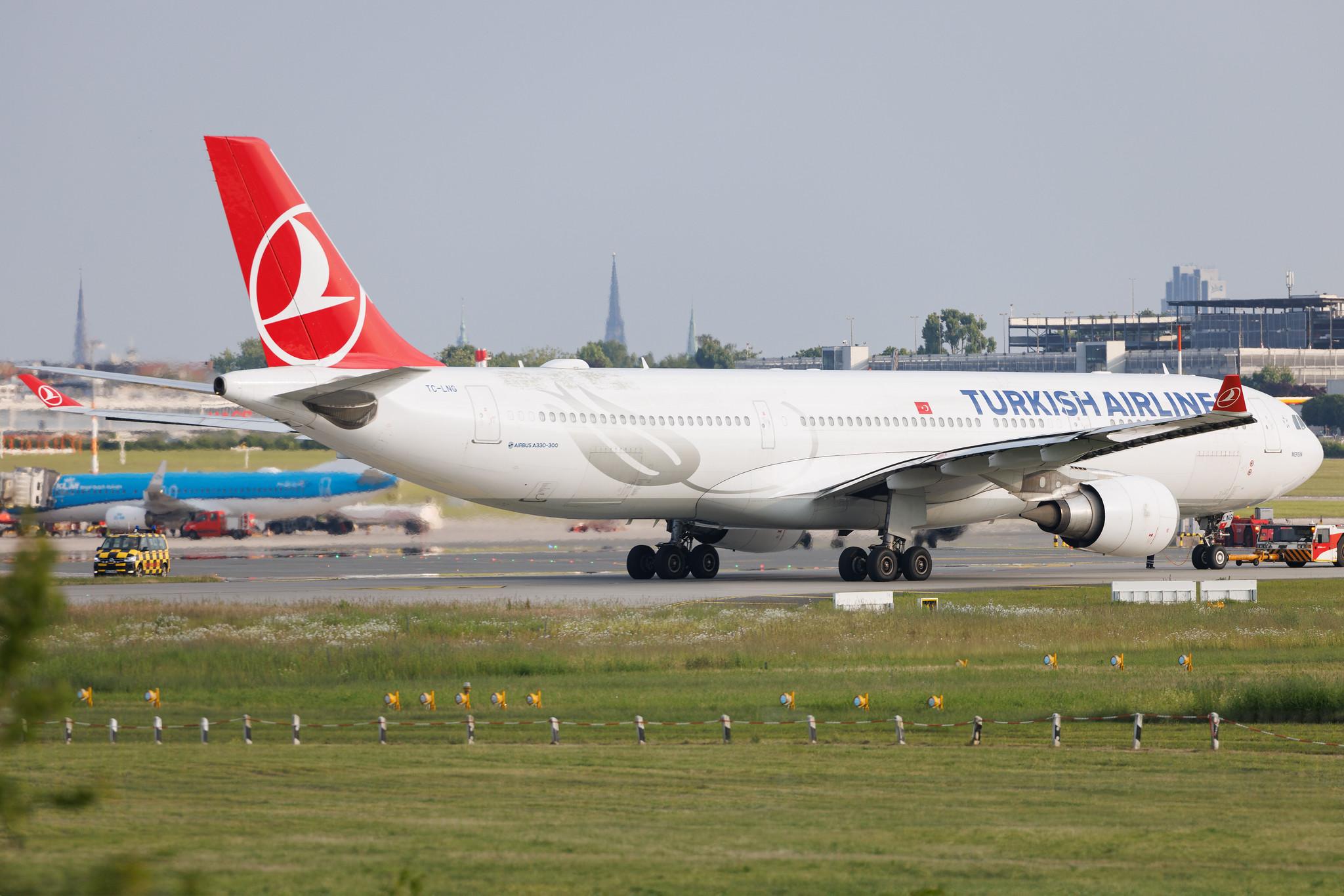 Hamburg Airport: Turkish Airlines (TK / THY) | Airbus A330-303 A333 | TC-LNG | MSN 1718