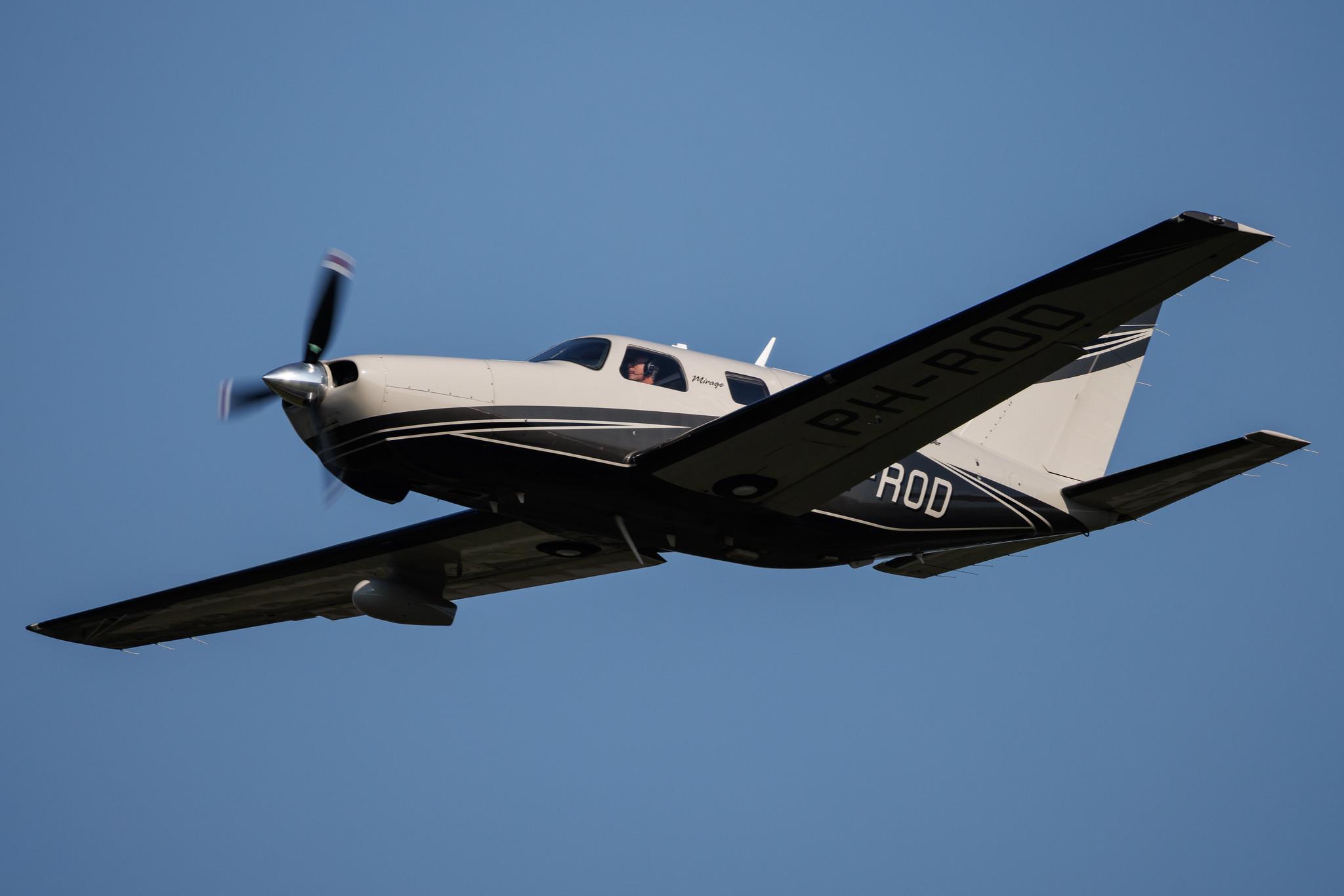 Hamburg Airport: Private owner | Piper Malibu Mirage / JetPROP DLX PA46 | PH-ROD | MSN 4636443