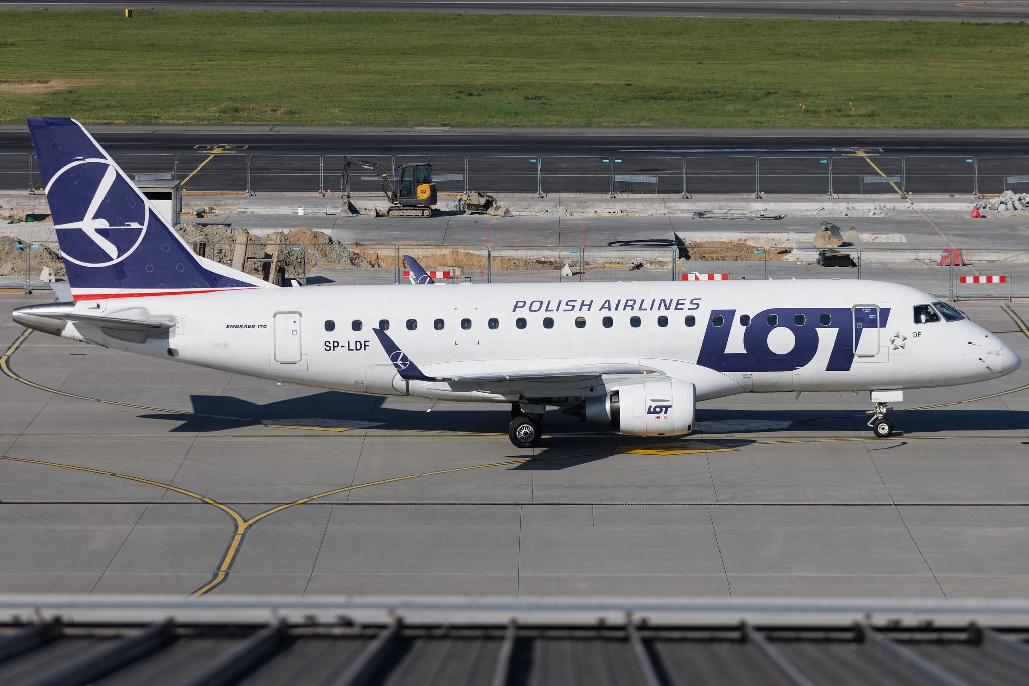 Warsaw Chopin Airport: LOT (LO / LOT) | Embraer E170STD E170 | SP-LDF | MSN 17000035