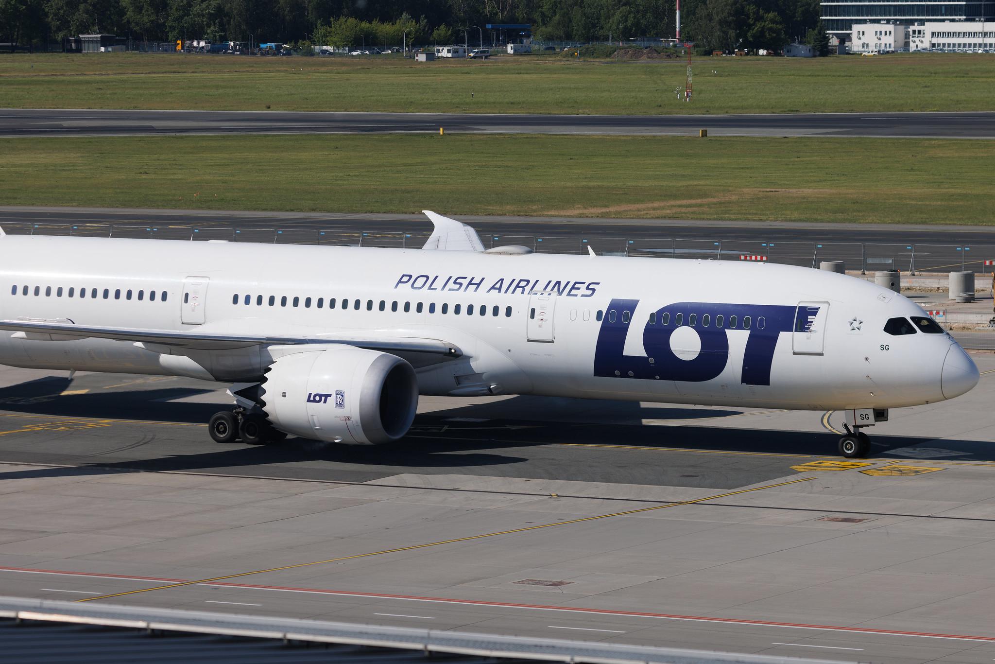 Warsaw Chopin Airport: LOT (LO / LOT) | Boeing 787-9 Dreamliner B789 | SP-LSG | MSN 62144