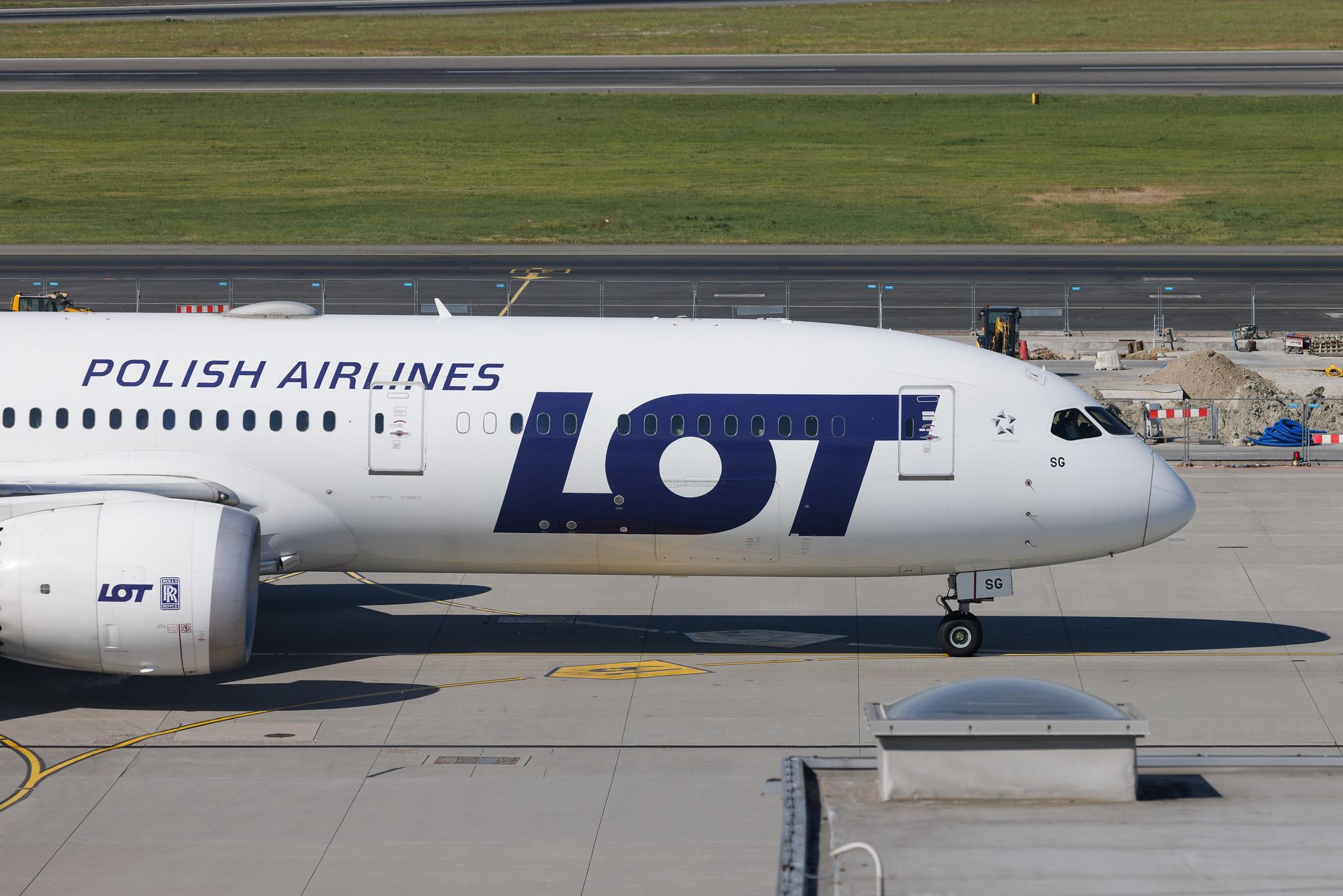 Warsaw Chopin Airport: LOT (LO / LOT) | Boeing 787-9 Dreamliner B789 | SP-LSG | MSN 62144