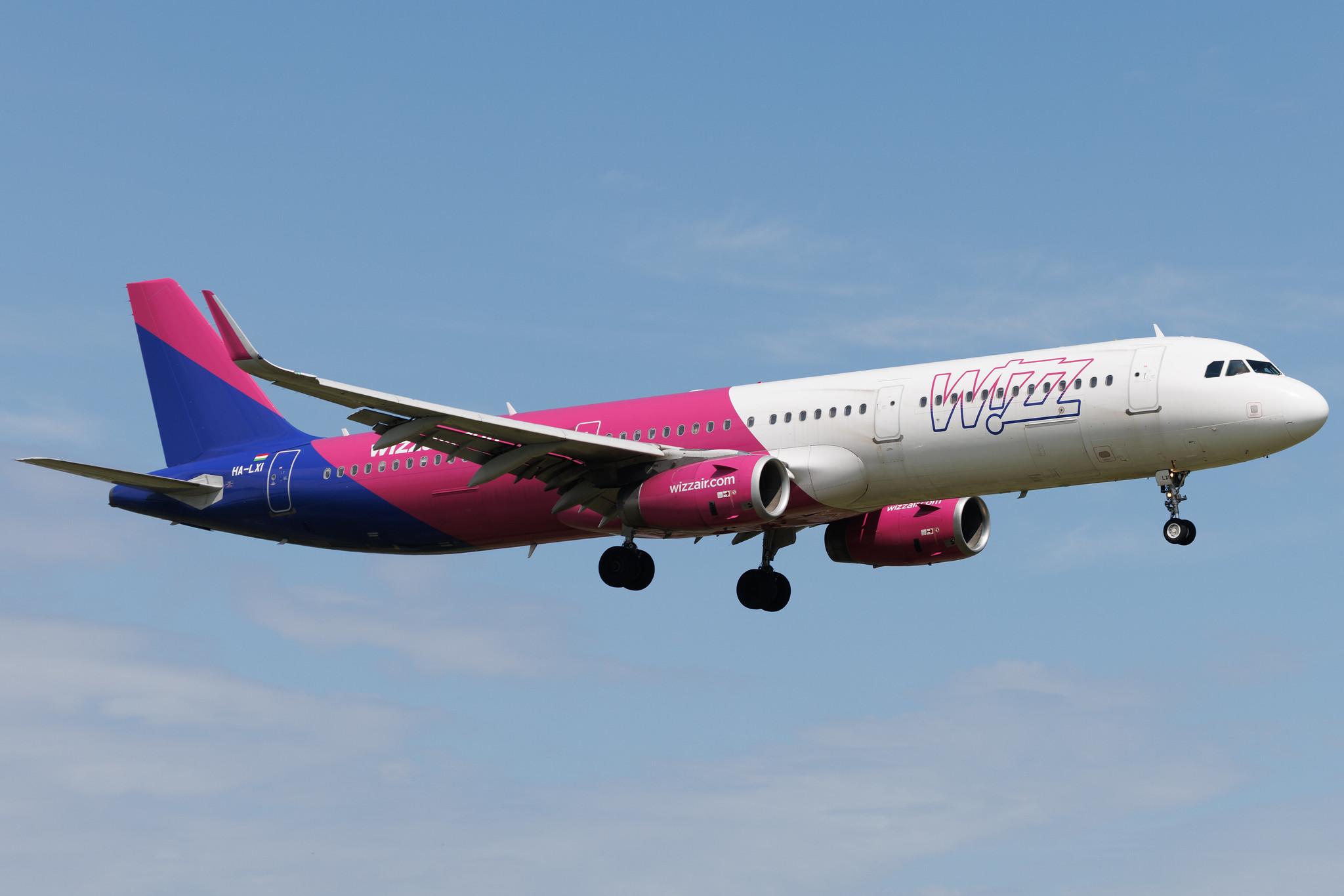 Warsaw Chopin Airport: Wizz Air (W6 / WZZ) | Airbus A321-231 A321 | HA-LXI | MSN 7280