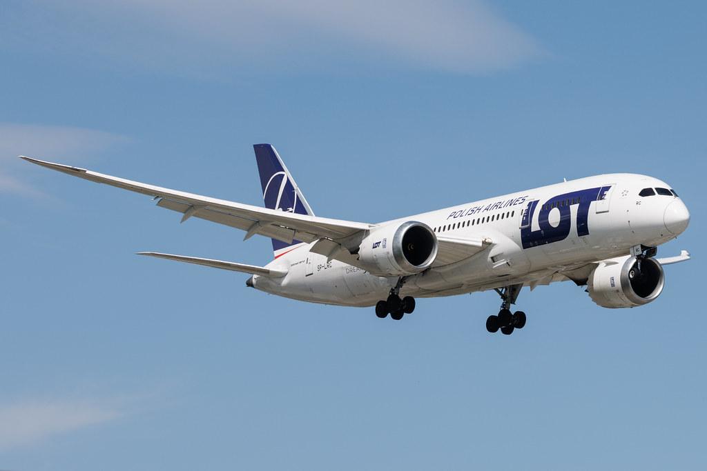 Warsaw Chopin Airport: LOT (LO / LOT) | Boeing 787-8 Dreamliner B788 | SP-LRC | MSN 35940