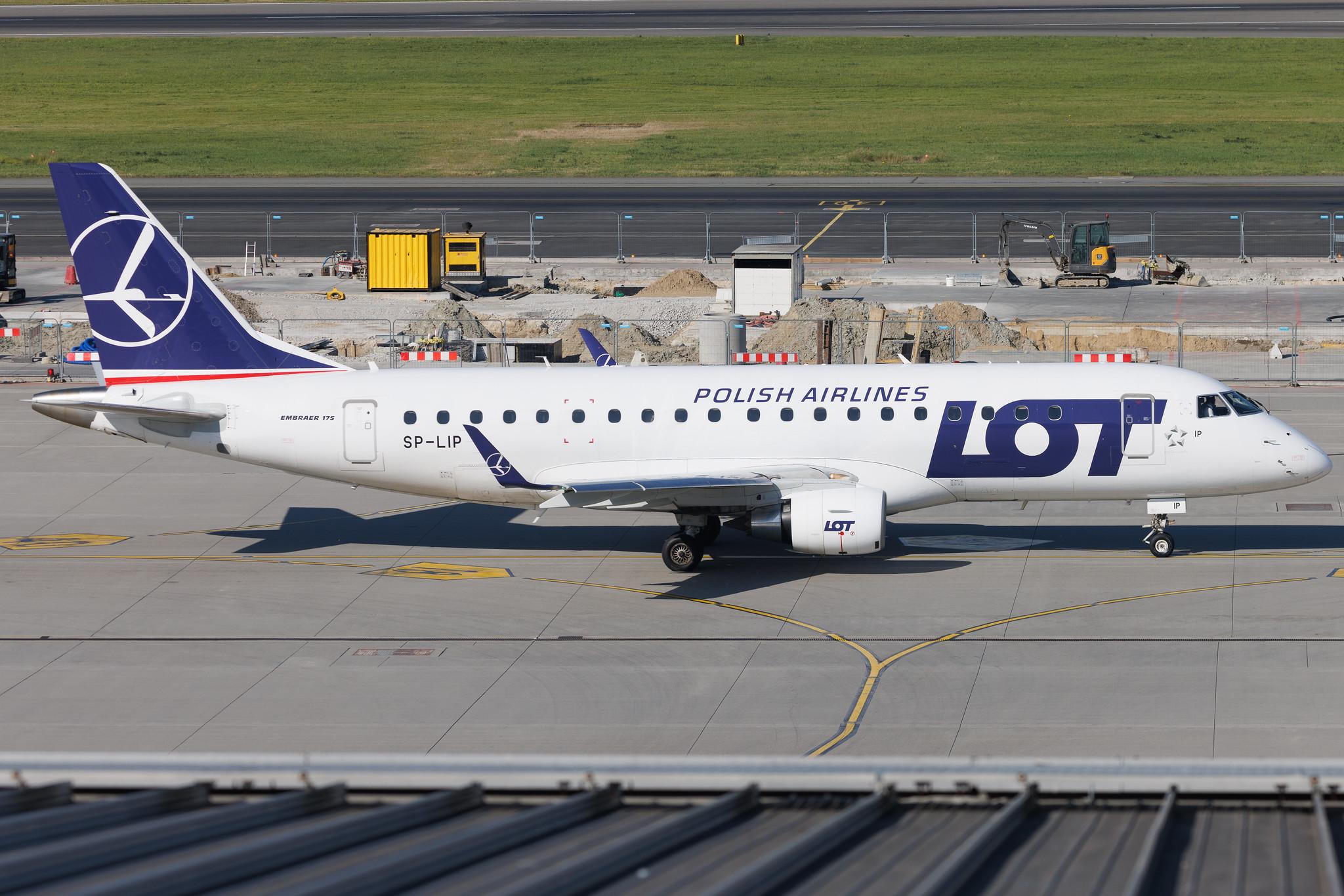 Warsaw Chopin Airport: LOT (LO / LOT) | Embraer E175STD E75S | SP-LIP | MSN 17000334