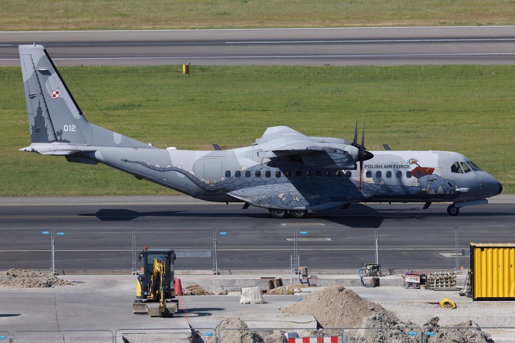 Warsaw Chopin Airport: Polish Air Force (/ PLF) | CASA C-295M | 012 | MSN C295