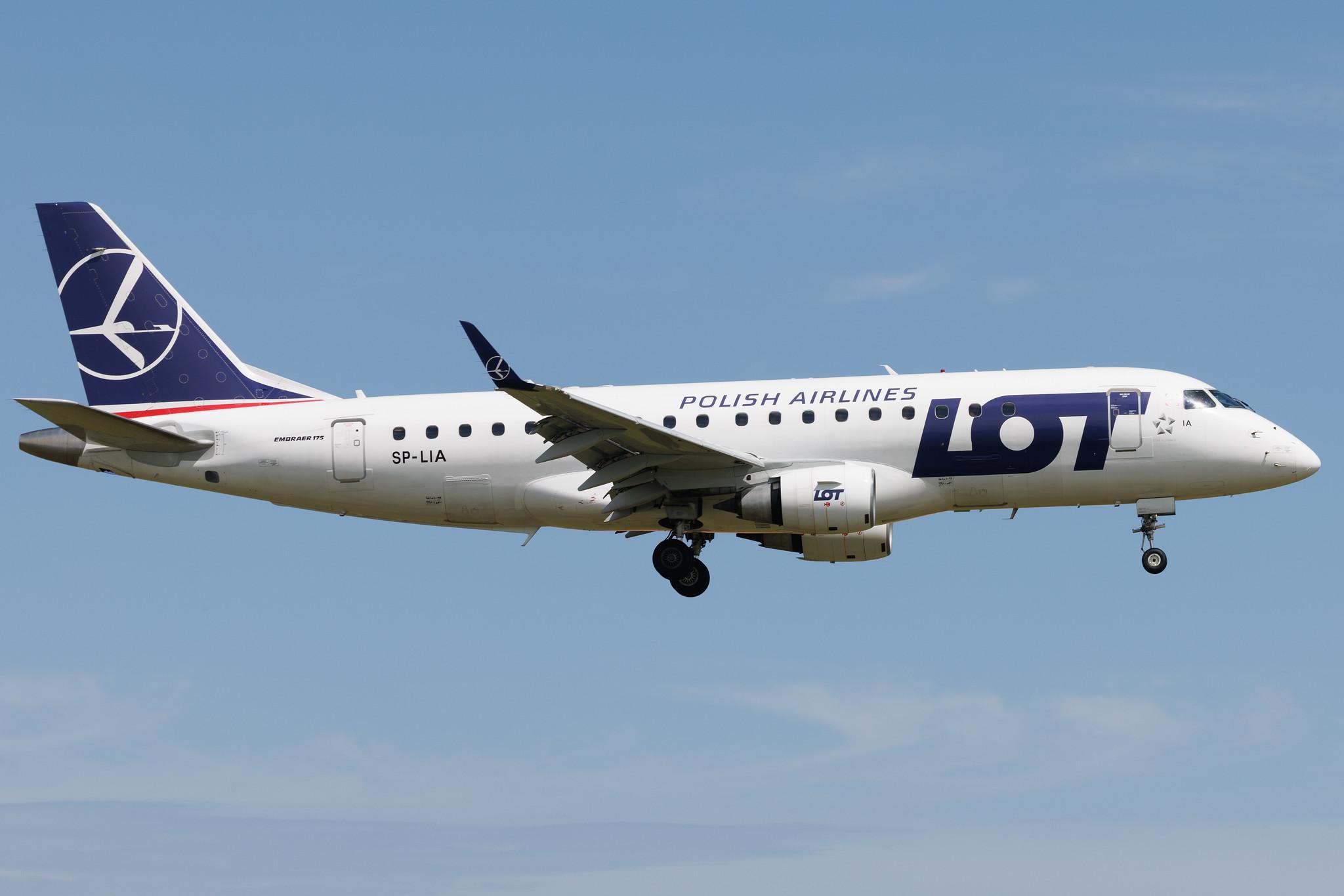 Warsaw Chopin Airport: LOT (LO / LOT) | Embraer E175STD E75S | SP-LIA | MSN 17000125