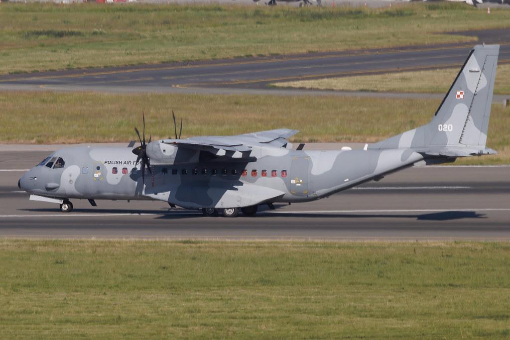 Warsaw Chopin Airport: Polish Air Force (/ PLF) | CASA C-295M C295 | 020 | MSN S-044