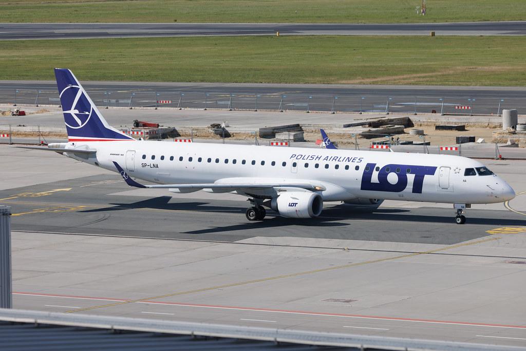 Warsaw Chopin Airport: LOT (LO / LOT) | Embraer E195LR E195 | SP-LNA | MSN 19000415