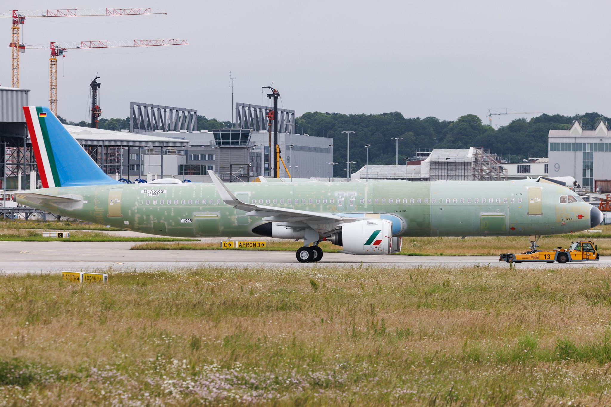 Hamburg Finkenwerder: ITA Airways (AZ / ITY) | Airbus A321-271NX/LR A21N | D-AXXG | EI-HXF | MSN 11995
