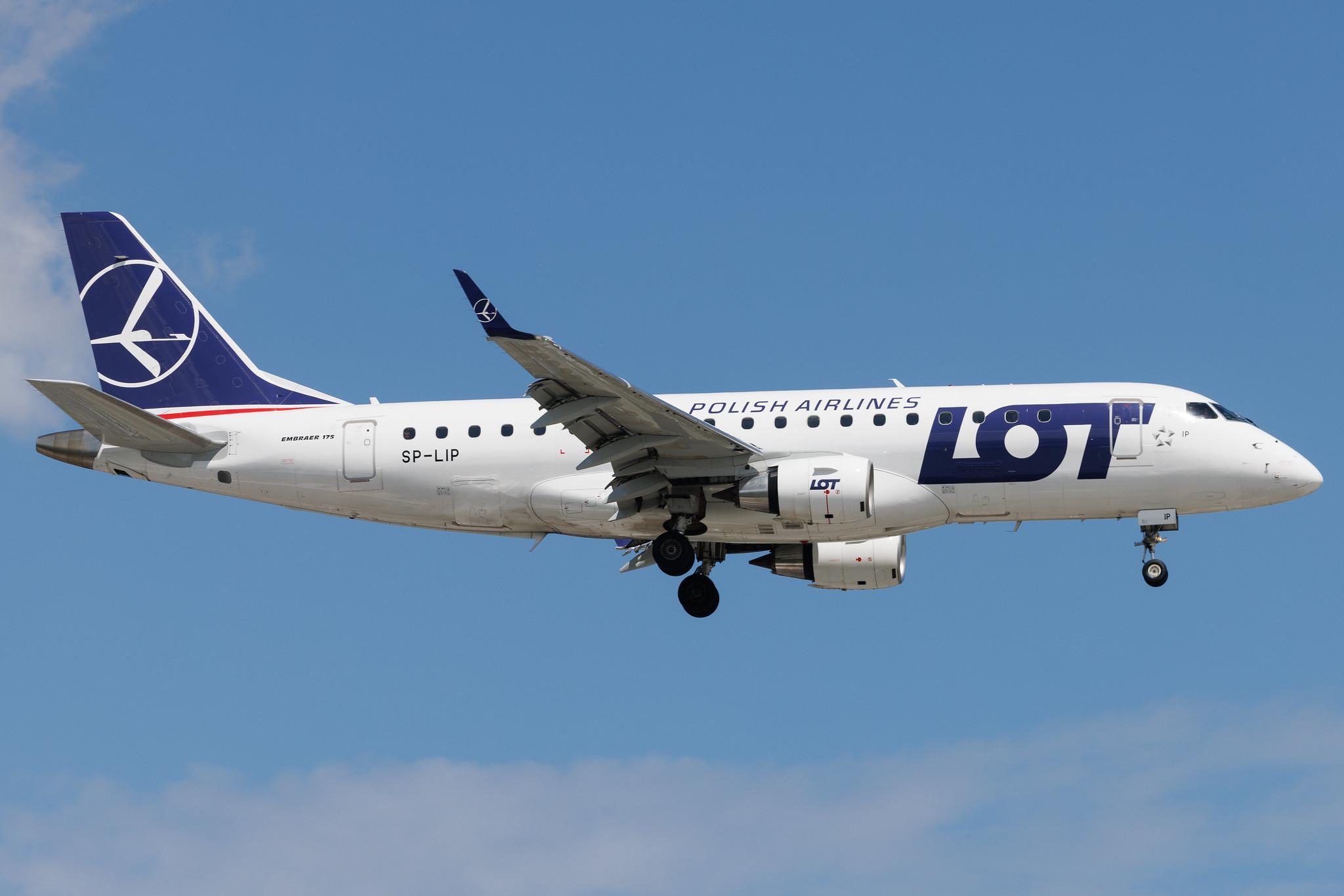 Warsaw Chopin Airport: LOT (LO / LOT) | Embraer E175STD E75S | SP-LIP | MSN 17000334