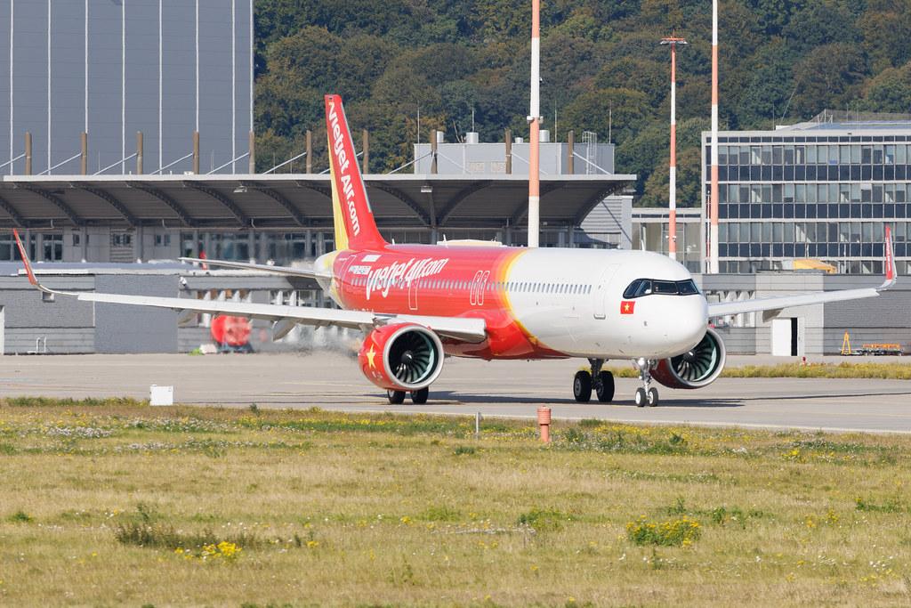 Hamburg Finkenwerder: VietJetAir (VJ / VJC) | Airbus A321-271NX A21N | D-AZAT | VN-A550 | MSN 12266