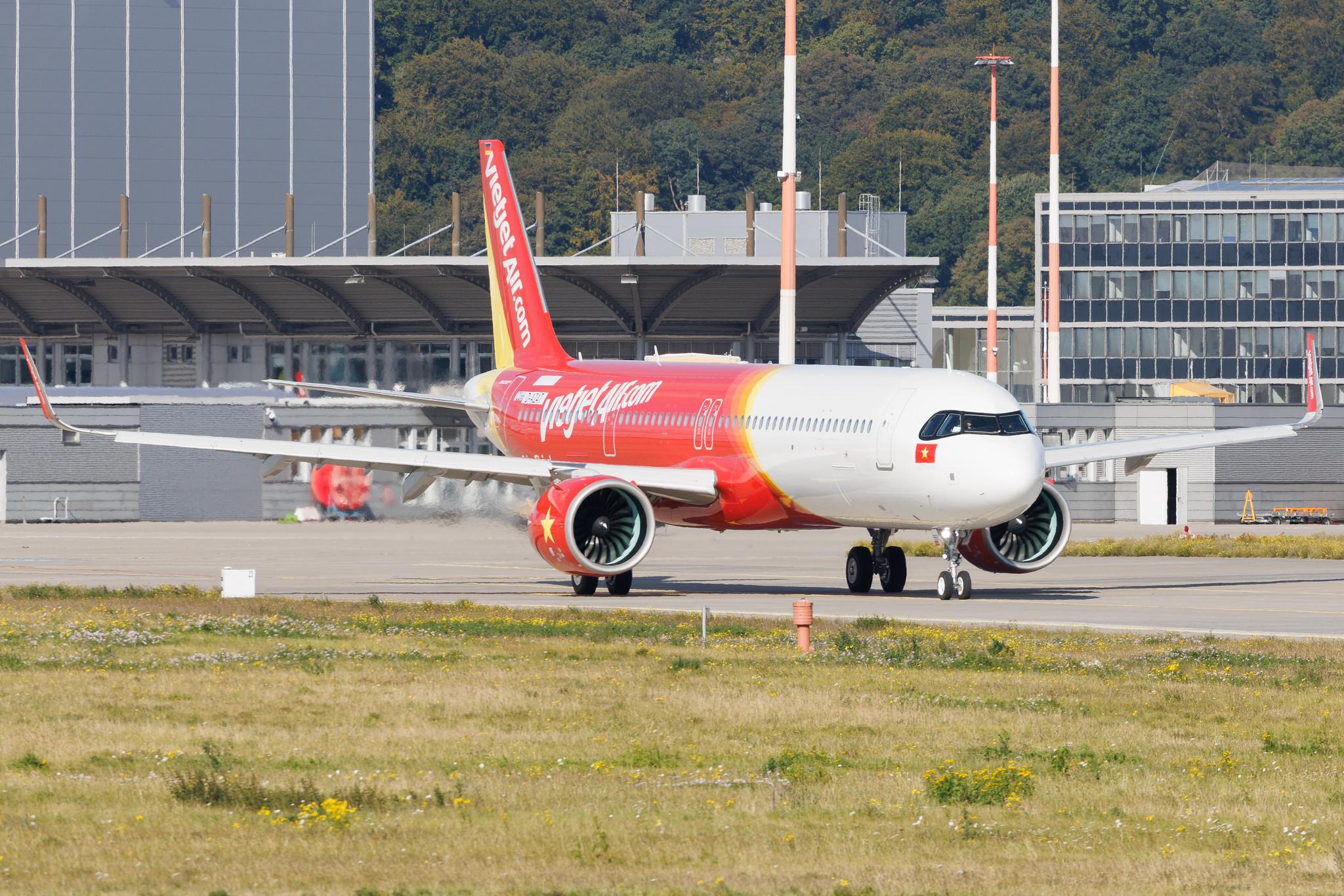 Hamburg Finkenwerder: VietJetAir (VJ / VJC) | Airbus A321-271NX A21N | D-AZAT | VN-A550 | MSN 12266