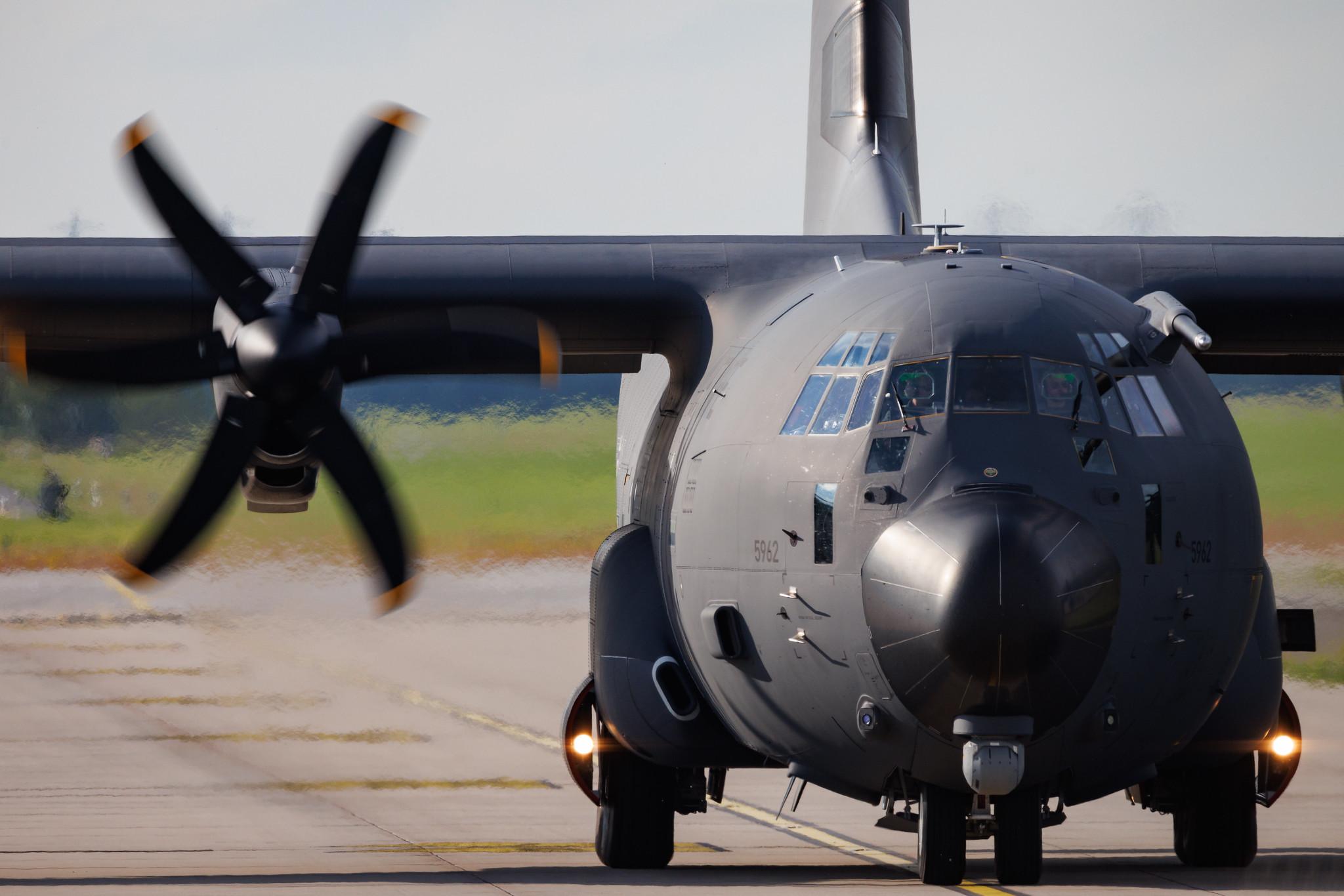 Hamburg Airport: German Air Force (/ GAF) | Lockheed Martin C-130J-30 Hercules C130 | 55+04 | MSN 5962