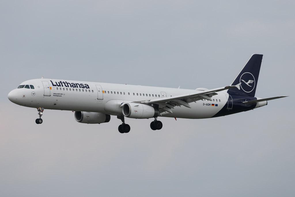 Hamburg Airport: Lufthansa (LH / DLH) | Airbus A321-231 A321 | D-AIDM | MSN 4916