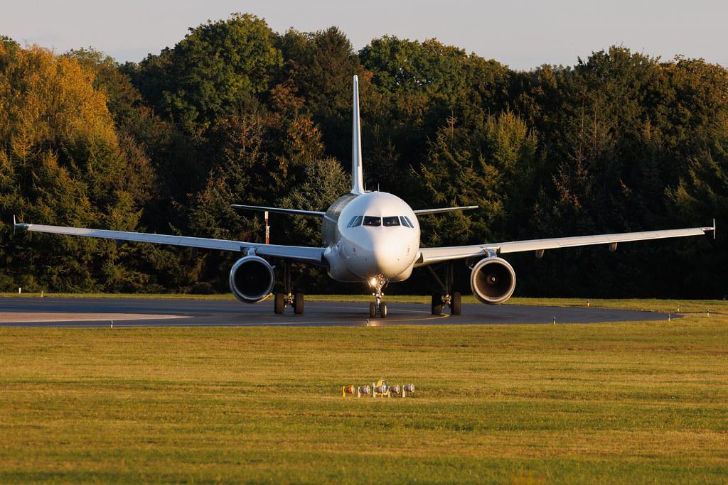 Hamburg Airport: Air Malta (KM / AMC) | Operator: Avion Express Malta | Airbus A320-214 A320 | 9H-MLD | MSN 03601