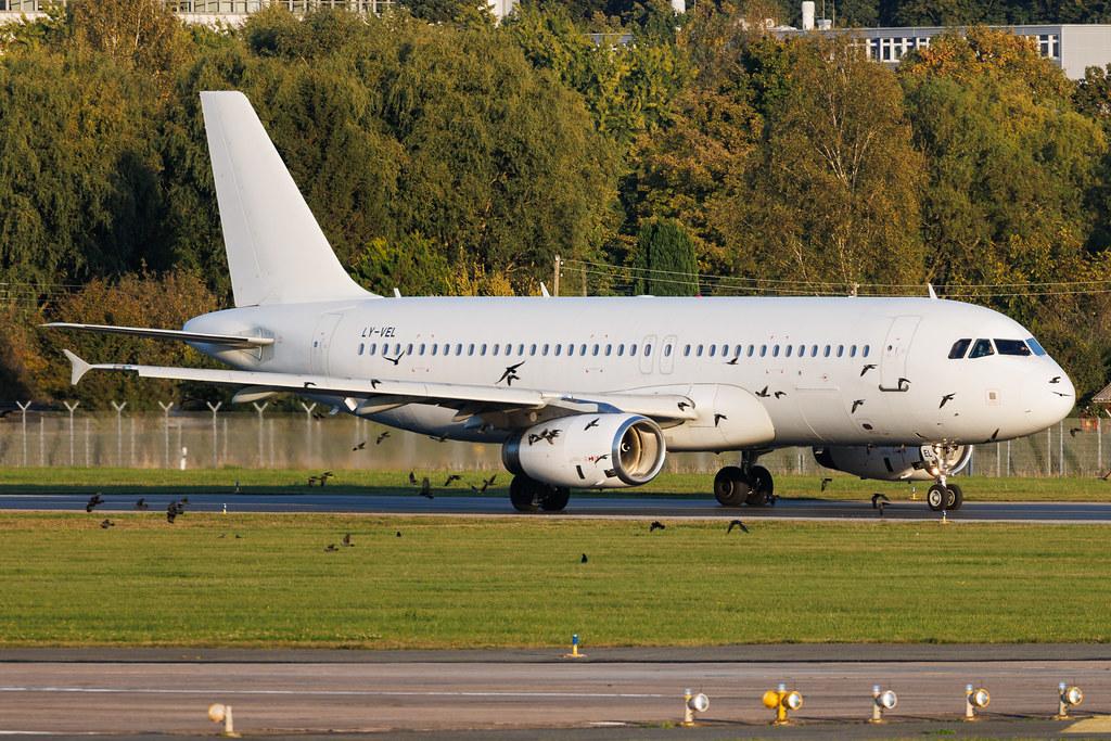 Hamburg Airport: Avion Express (X9 / NVD) | Airbus A320-232 A320 | LY-VEL | MSN 1998