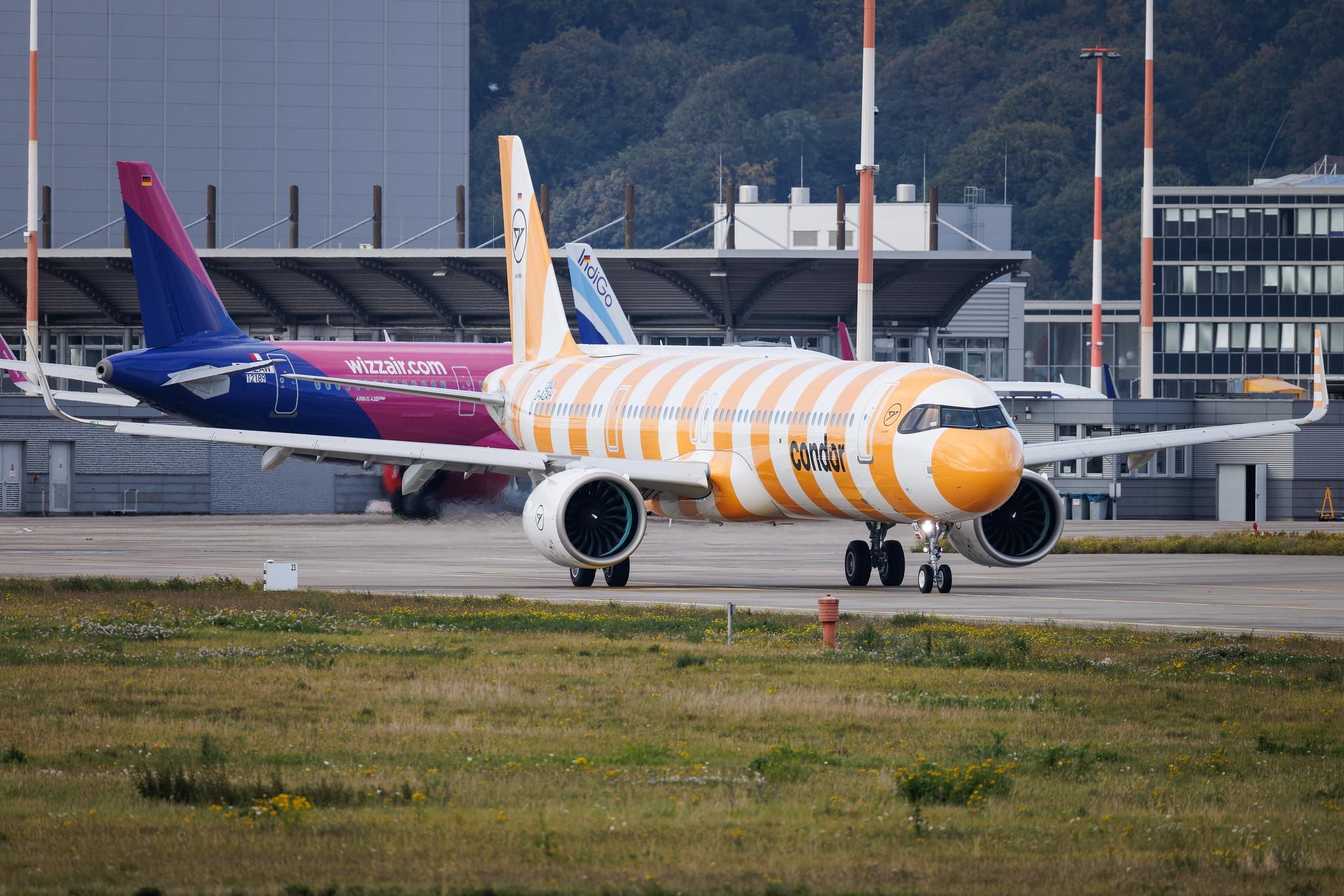 Hamburg Finkenwerder: Condor (DE / CFG) | Airbus A321-271NX A21N | D-AZAH | D-ANLB | MSN 12040