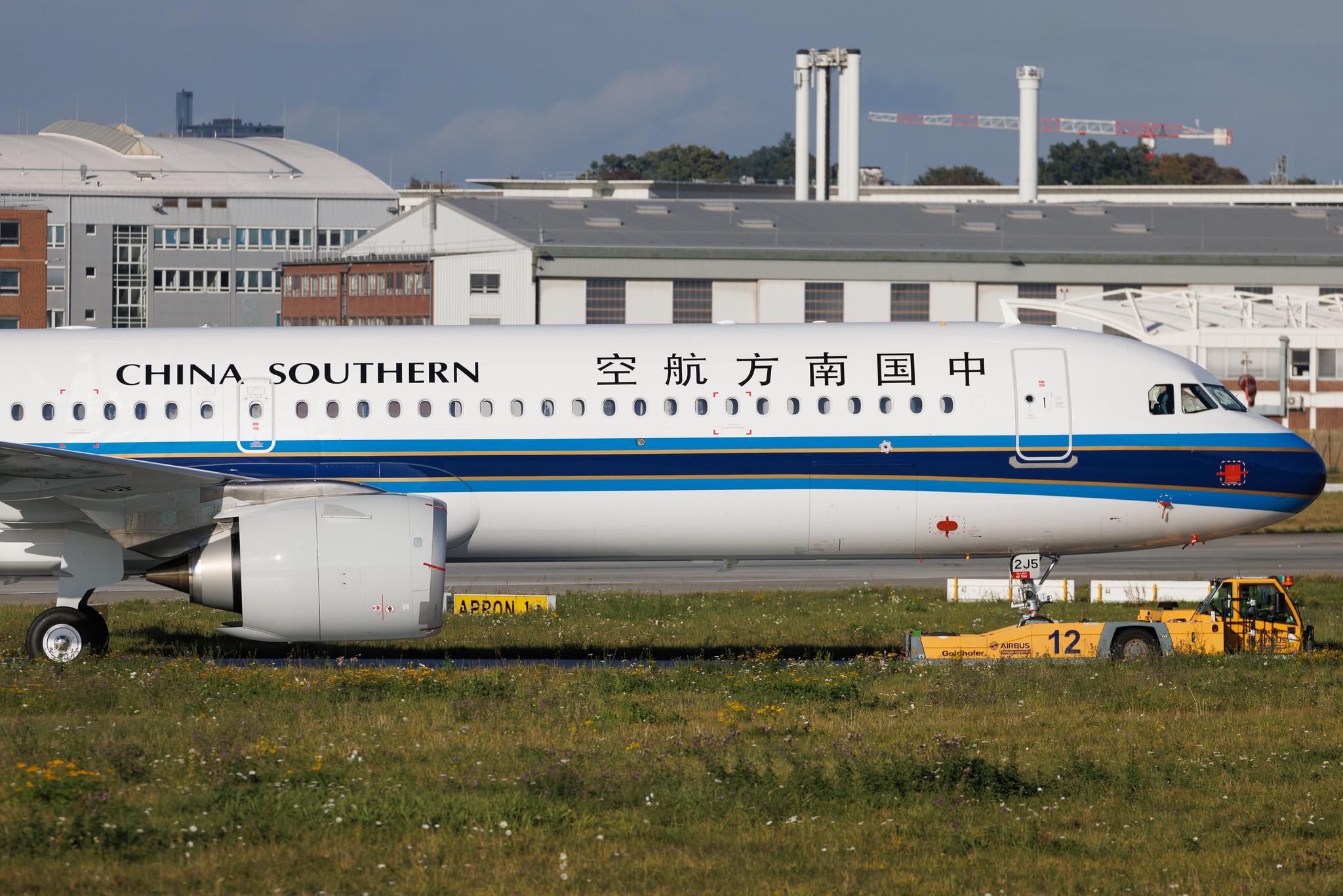 Hamburg Finkenwerder: China Southern Airlines (CZ / CSN) | Airbus A321-253NX A21N | D-AZWO | B-32J5 | MSN 12112