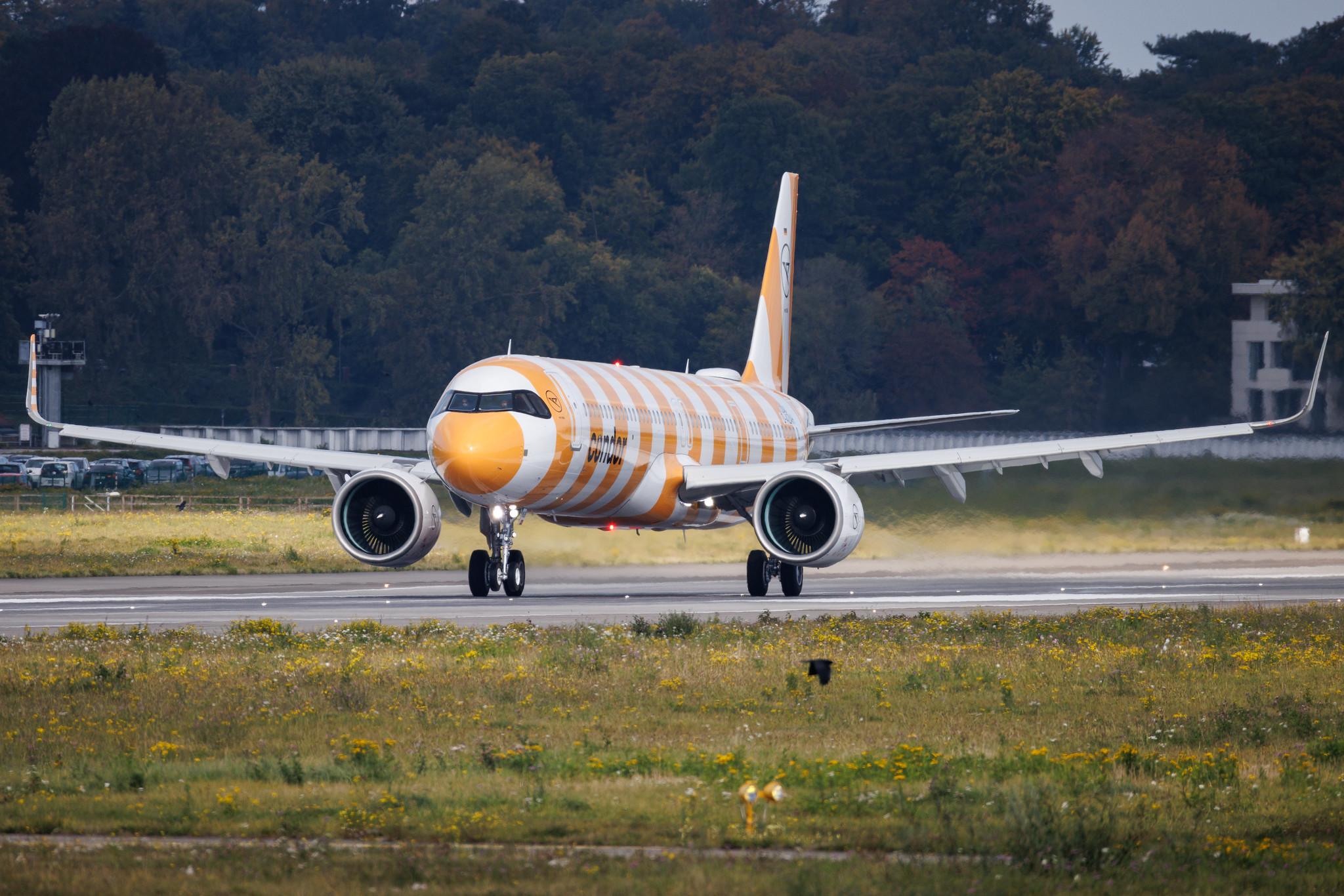 Hamburg Finkenwerder: Condor (DE / CFG) | Airbus A321-271NX A21N | D-AZAH | D-ANLB | MSN 12040