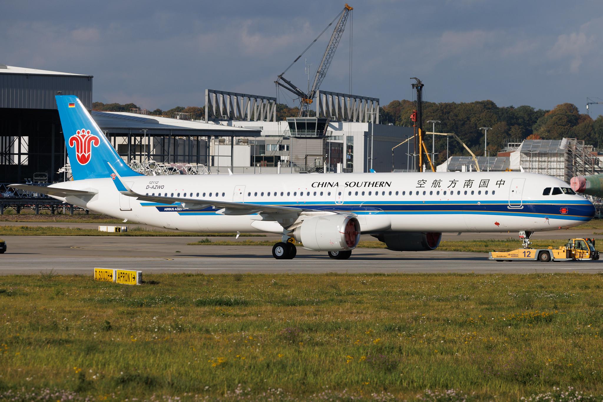 Hamburg Finkenwerder: China Southern Airlines (CZ / CSN) | Airbus A321-253NX A21N | D-AZWO | B-32J5 | MSN 12112