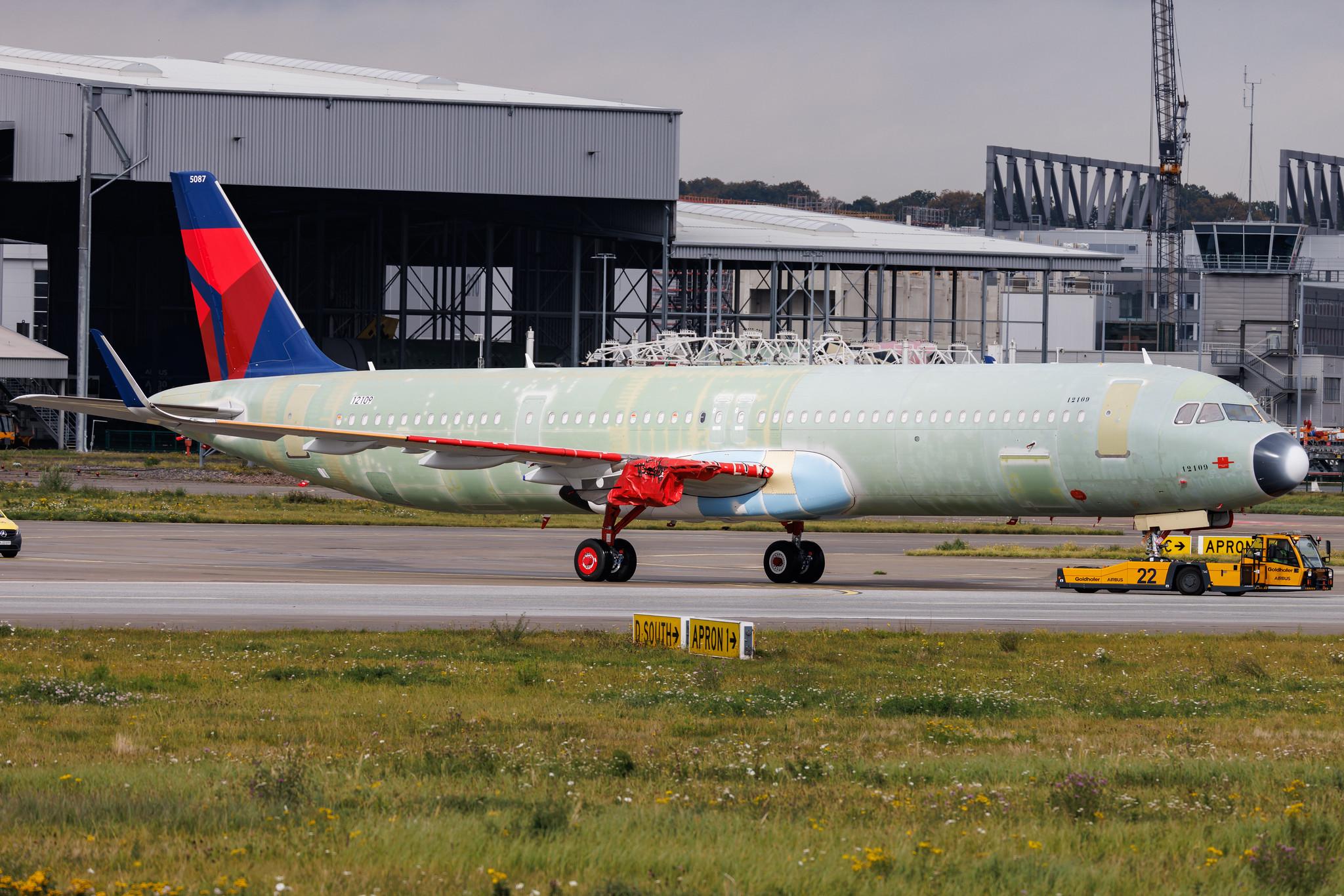 Hamburg Finkenwerder: Delta Air Lines (DL / DAL) | Airbus A321-271NX A21N | D-AZYQ | MSN 12109