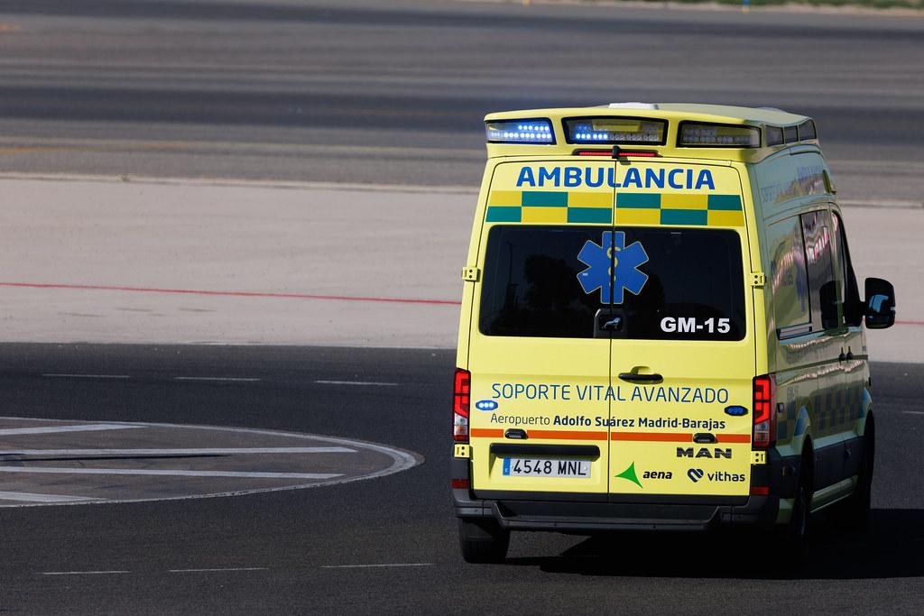 Madrid Barajas Airport: Ambulancia Soporte Vital Avanzado