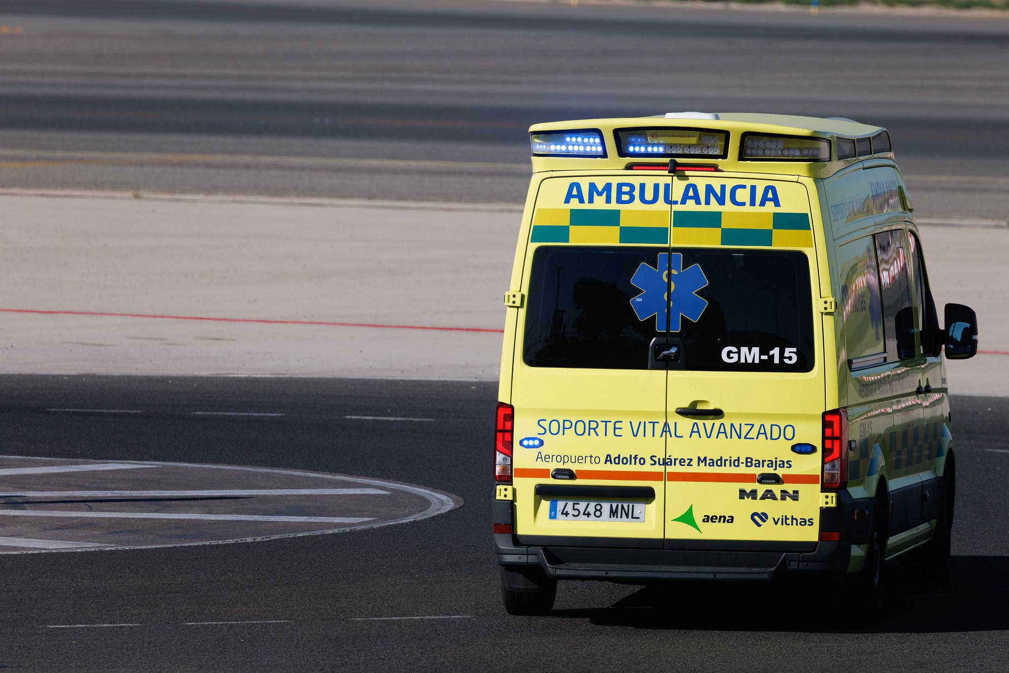 Madrid Barajas Airport: Ambulancia Soporte Vital Avanzado