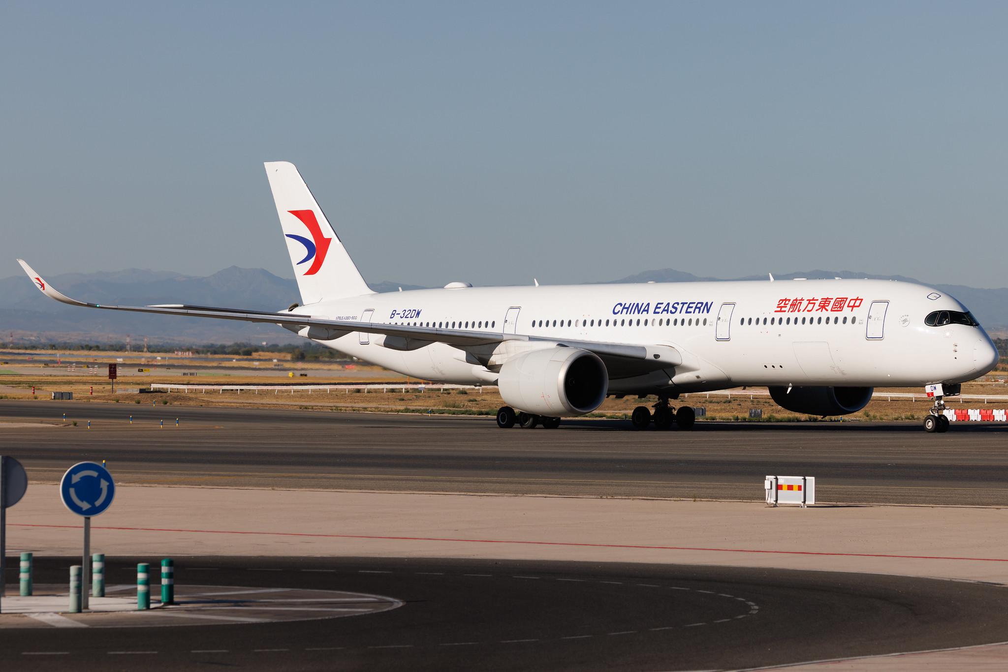 Madrid Barajas Airport: China Eastern Airlines (MU / CES) | Airbus A350-941 A359 | B-32DW | MSN 577