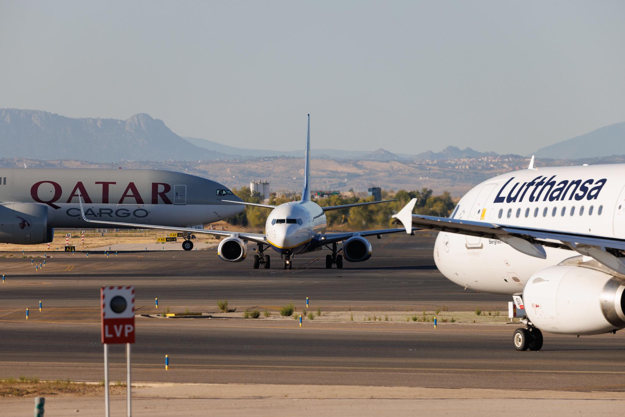 Madrid Barajas Airport: Ryanair (FR / RYR) | Boeing 737-8AS B738 | EI-EBC | MSN 37520