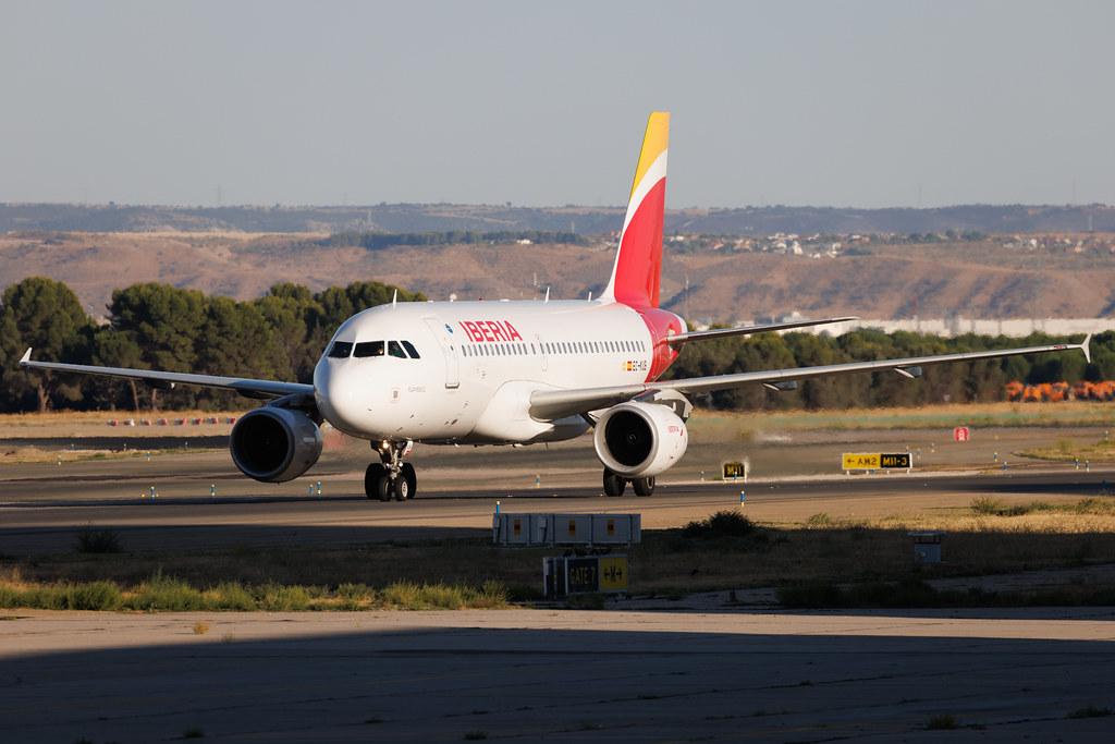 Madrid Barajas Airport: Iberia (IB / IBE) | Airbus A319-111 A319 | EC-KUB | MSN 03651