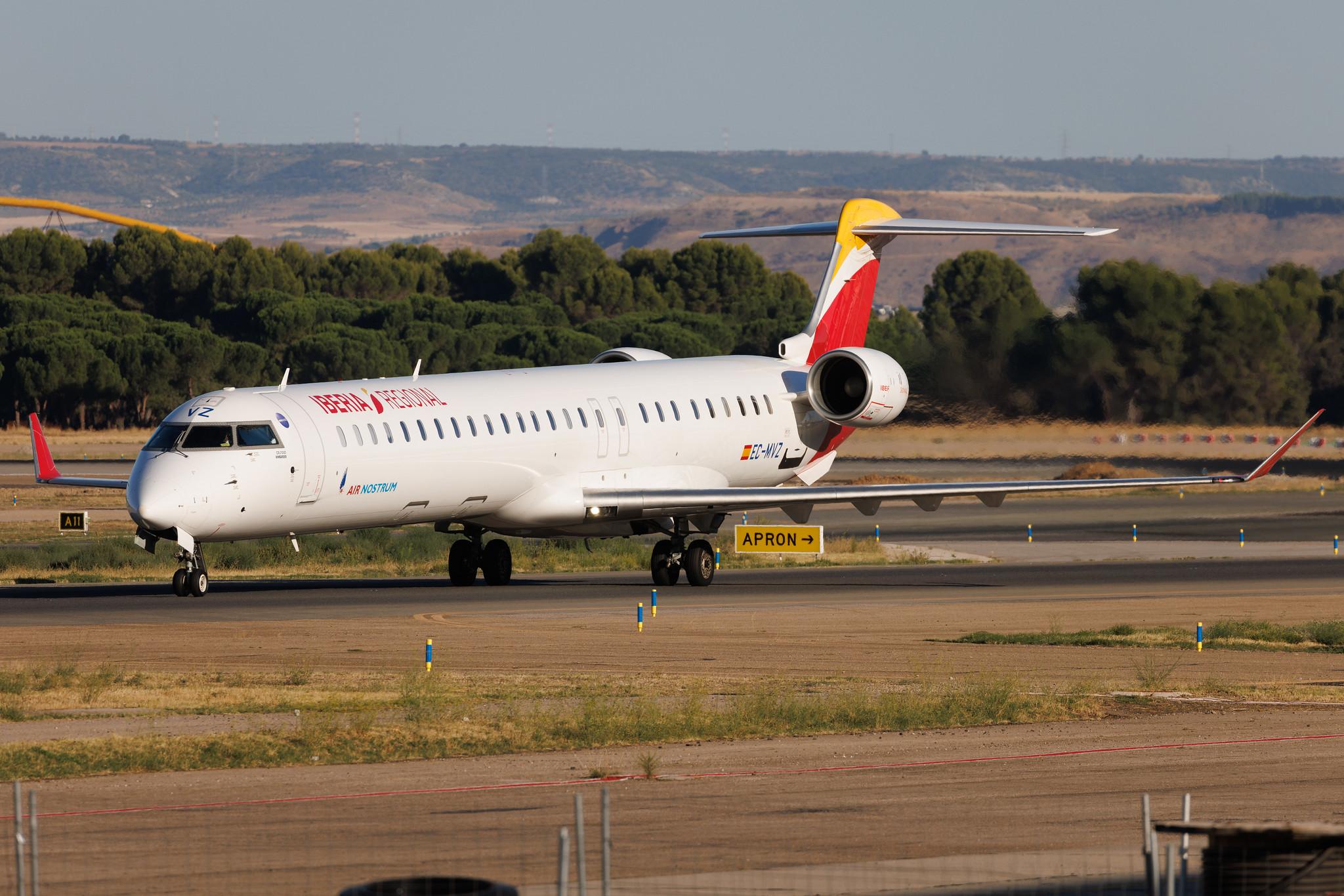 Madrid Barajas Airport: Iberia Regional (IB / IBE) | Operator: Air Nostrum | Mitsubishi CRJ-1000 CRJX | EC-MVZ | MSN 19063