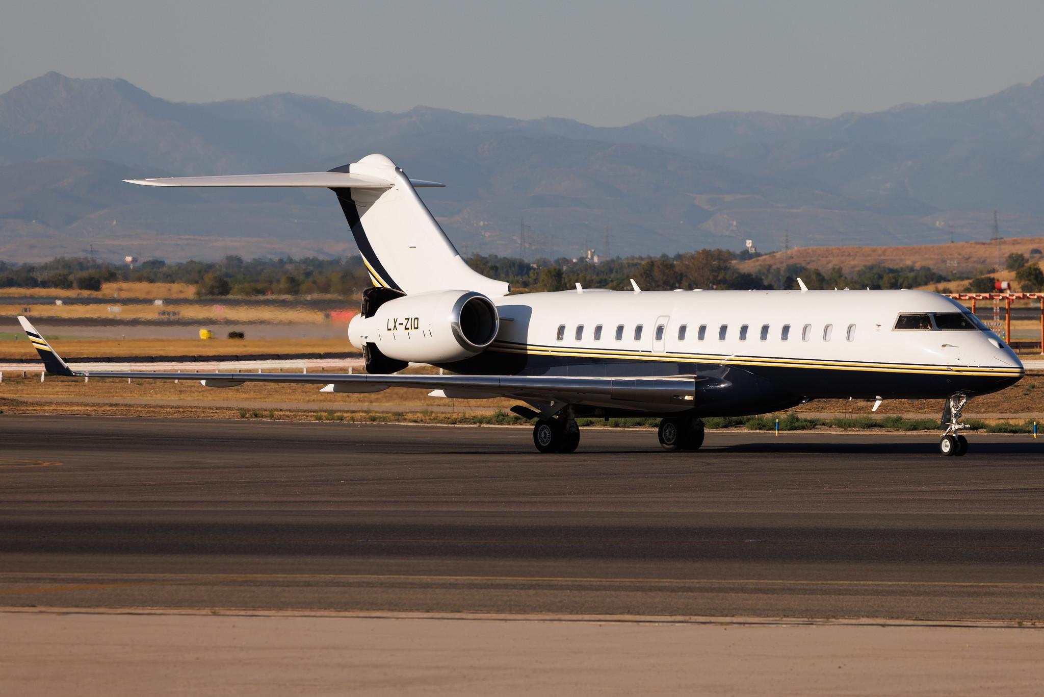 Madrid Barajas Airport: Global Jet Luxembourg  | Bombardier Global Express XRS GLEX | LX-ZIO | MSN 9369