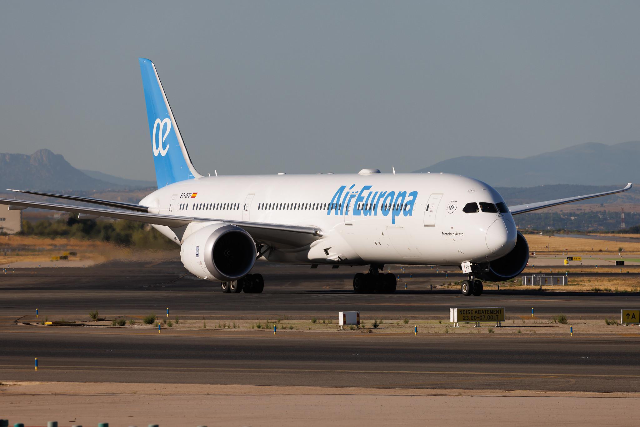 Madrid Barajas Airport: Air Europa (UX / AEA) | Boeing 787-9 Dreamliner B789 | EC-OFO | MSN 66161