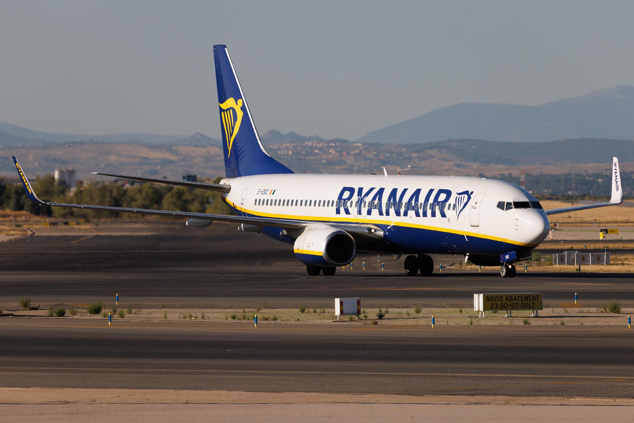 Madrid Barajas Airport: Ryanair (FR / RYR) | Boeing 737-8AS B738 | EI-EBC | MSN 37520