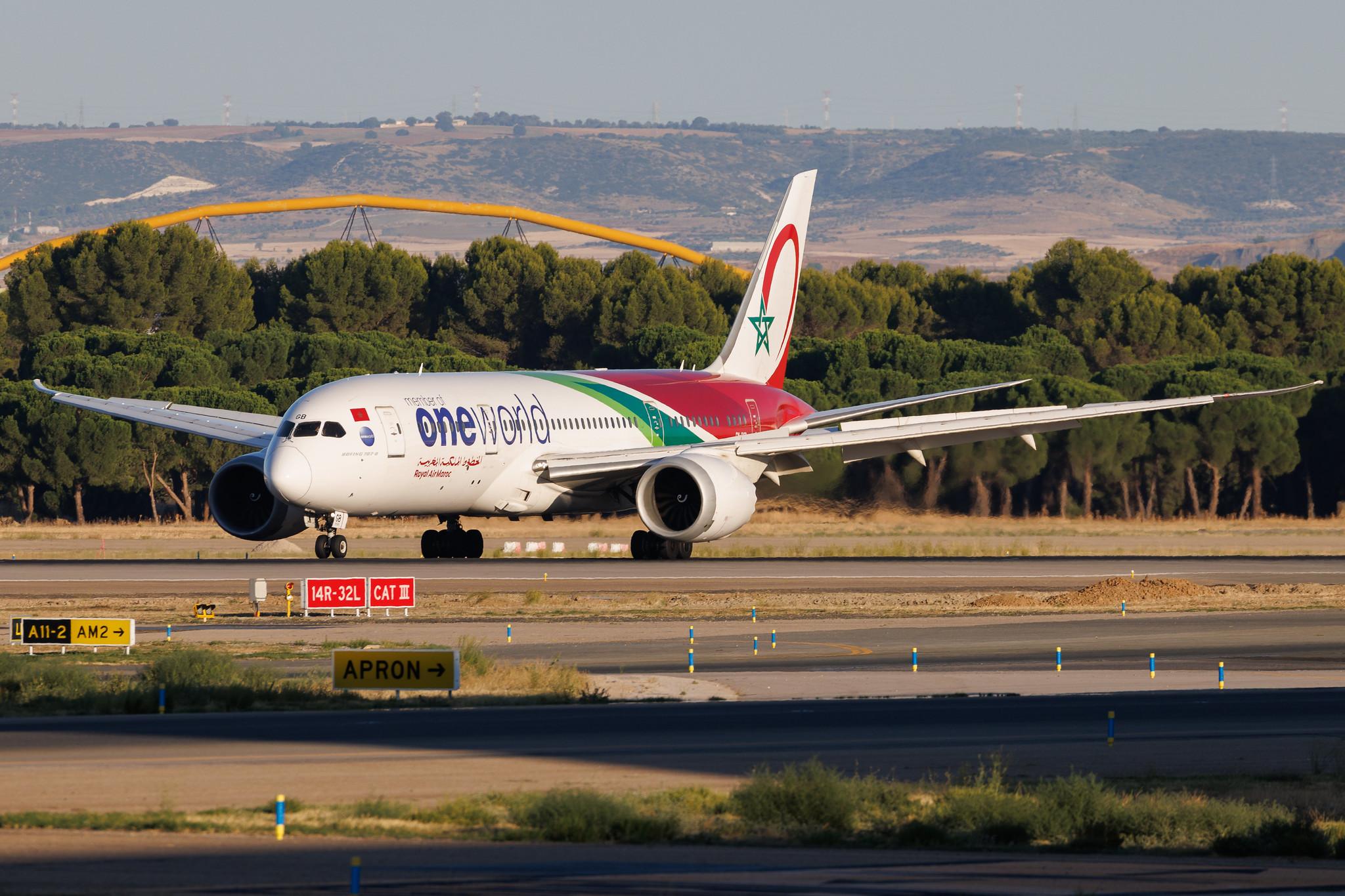 Madrid Barajas Airport: Royal Air Maroc (AT / RAM) | Livery: Oneworld Livery | Boeing 787-8 Dreamliner B788 | CN-RGB | MSN 43817