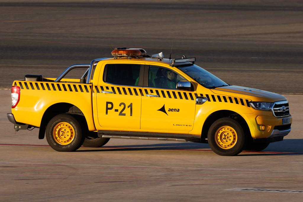 Madrid Barajas Airport: Follow Me P-21