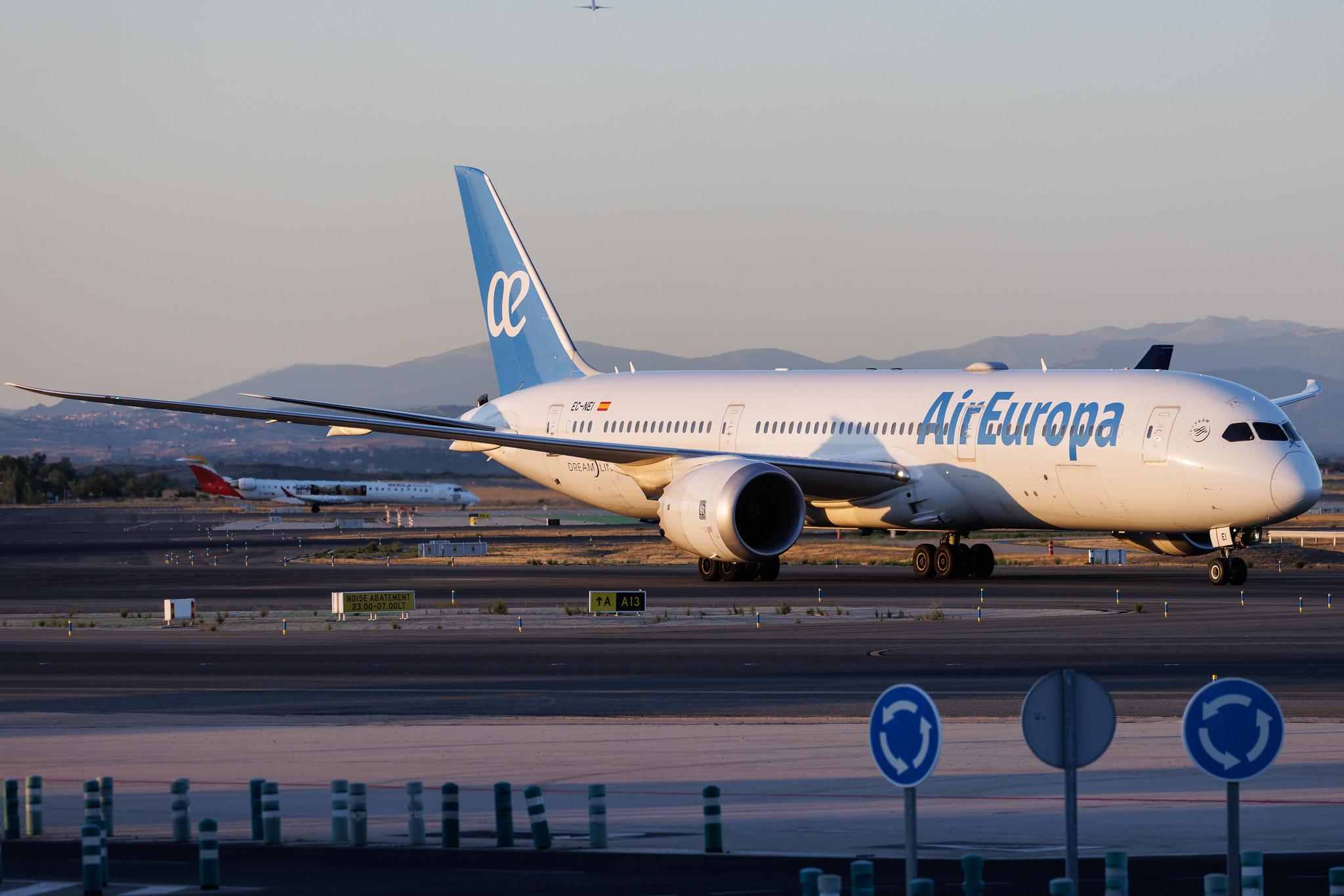 Madrid Barajas Airport: Air Europa (UX / AEA) | Boeing 787-9 Dreamliner B789 | EC-NEI | MSN 65249