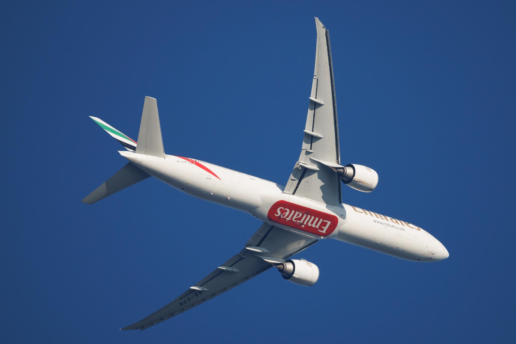 Hamburg Finkenwerder: Emirates (EK / UAE) | Boeing 777-31H(ER) B77W | A6-EPK | MSN 42330