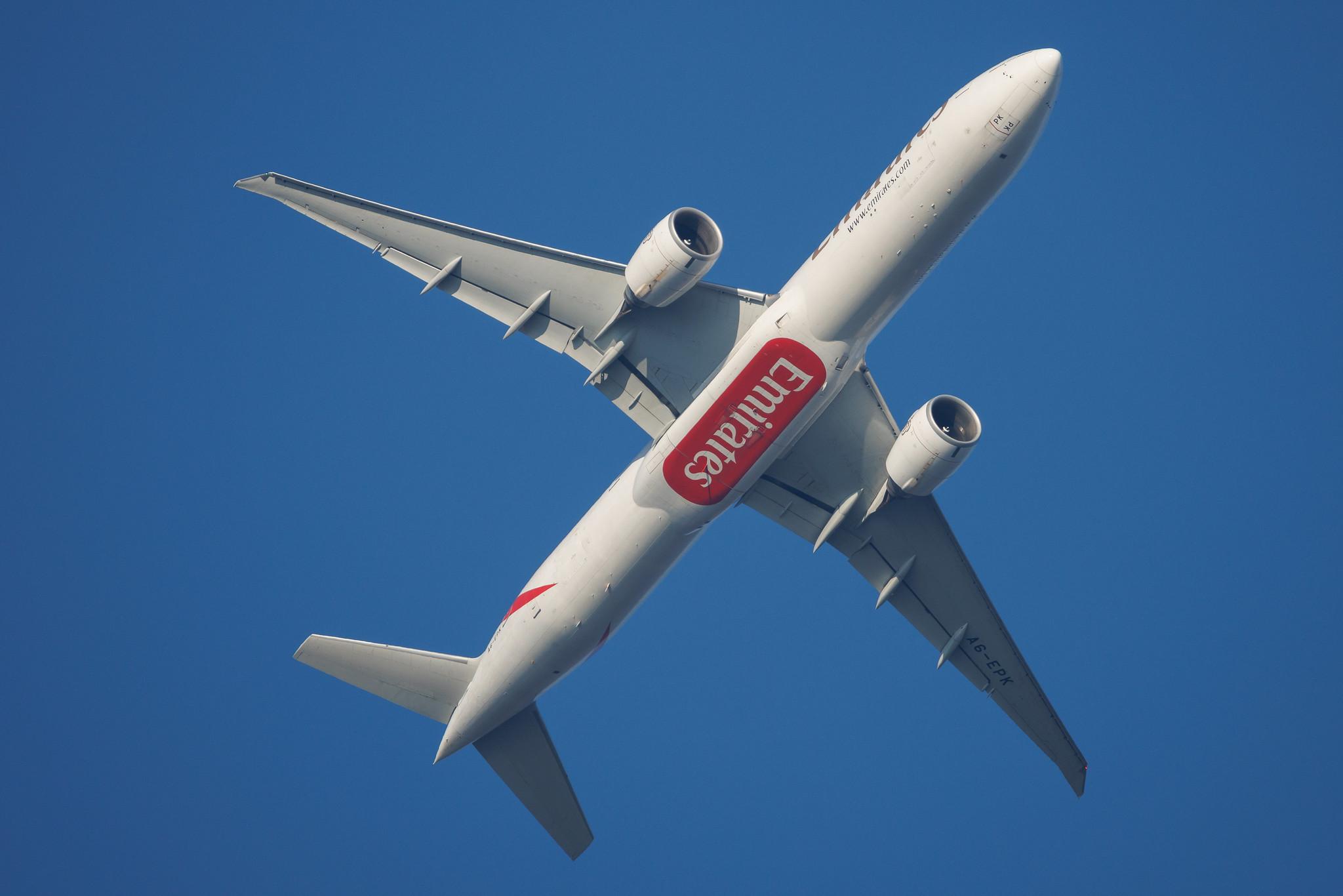 Hamburg Finkenwerder: Emirates (EK / UAE) | Boeing 777-31H(ER) B77W | A6-EPK | MSN 42330