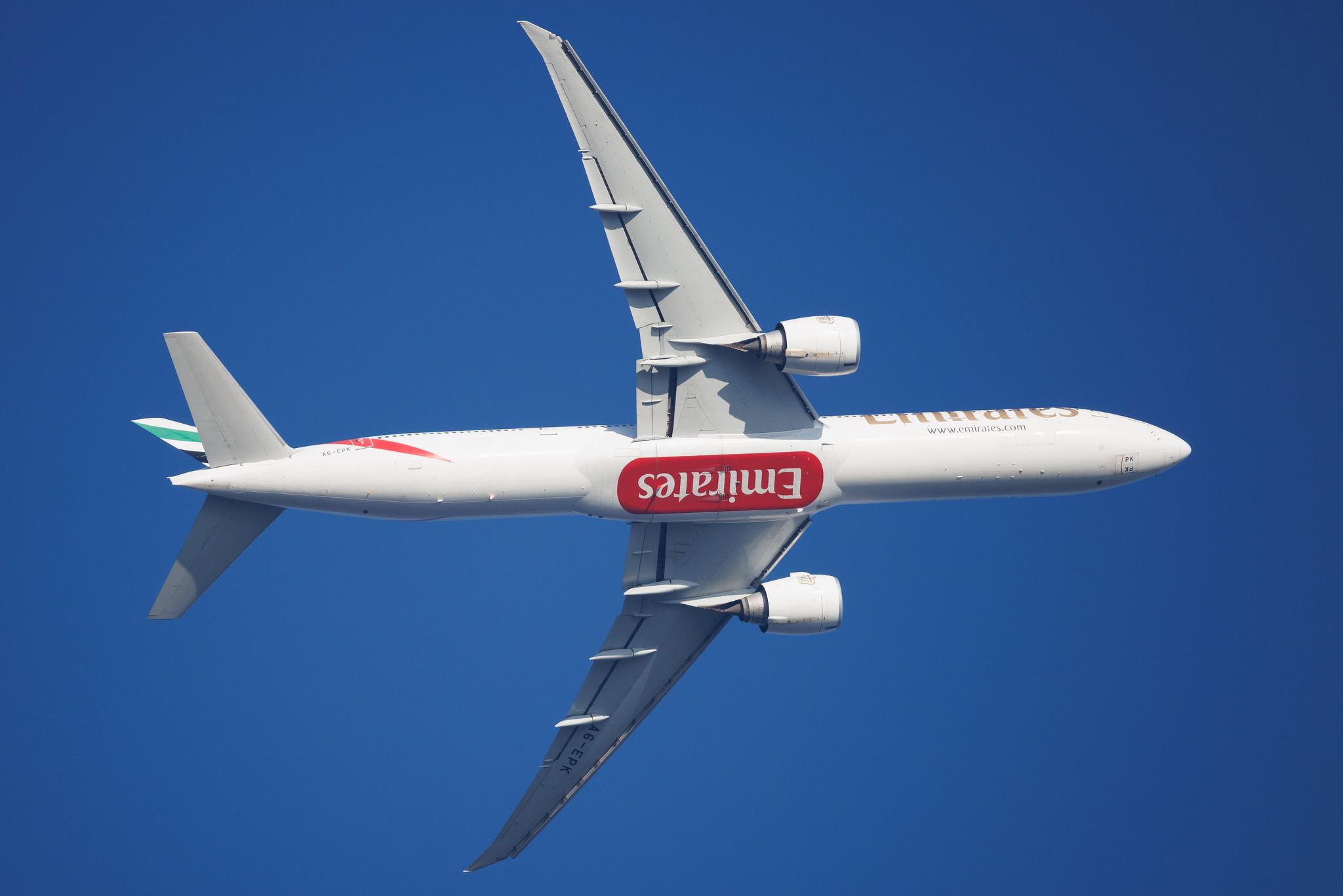 Hamburg Finkenwerder: Emirates (EK / UAE) | Boeing 777-31H(ER) B77W | A6-EPK | MSN 42330